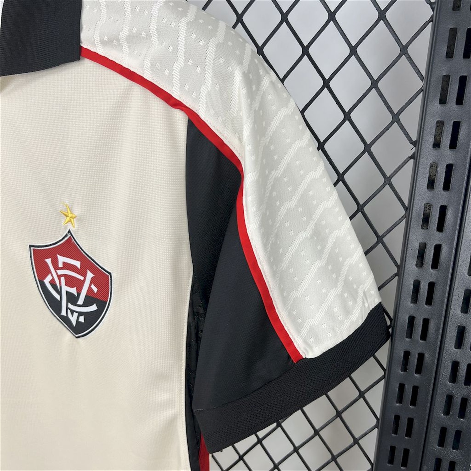 Vitoria 25-26 Beige Goalkeeper Jersey - Fans Version - UnitedFutballJersey