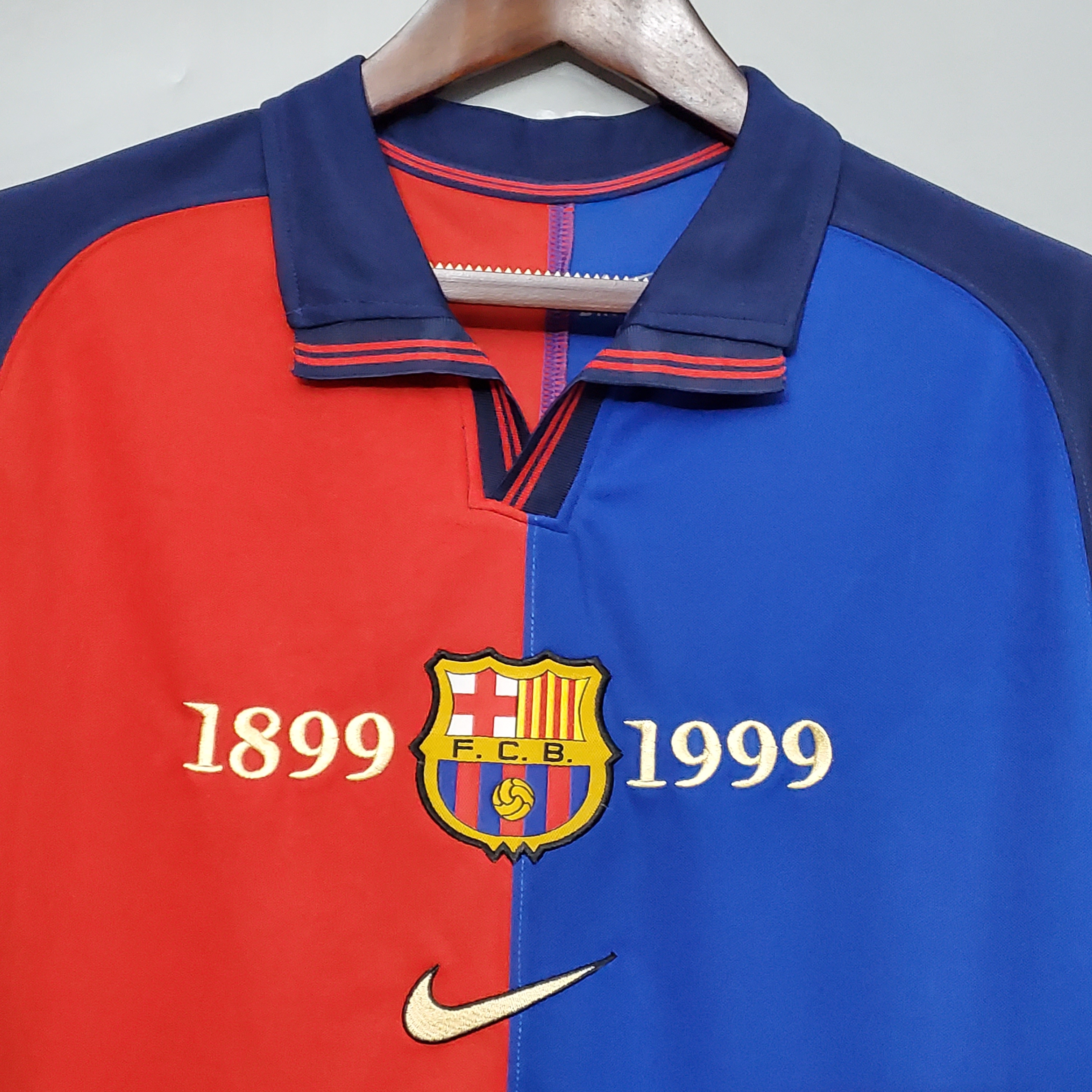 B.A.R.S.A Retro 99-00 Home Stadium Jersey - UnitedFutballJersey