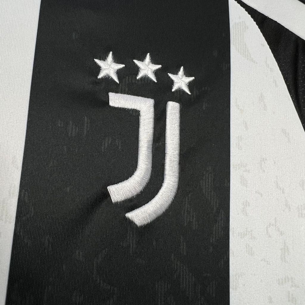Juventus 24-25 Home Stadium Jersey With Chest Patch - Fans Version - UnitedFutballJersey
