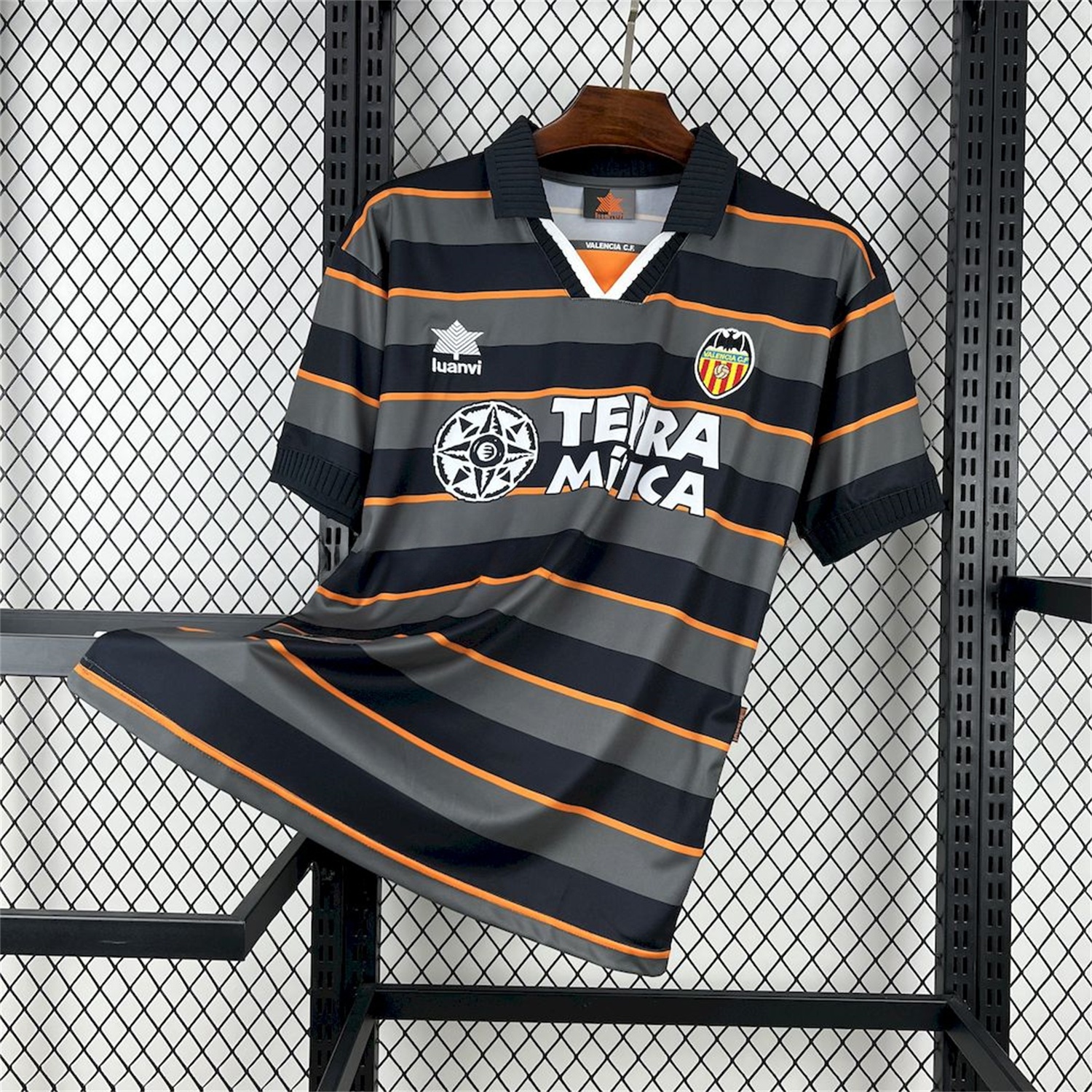 Retro Valencia 1999-00 Third Jersey - UnitedFutballJersey