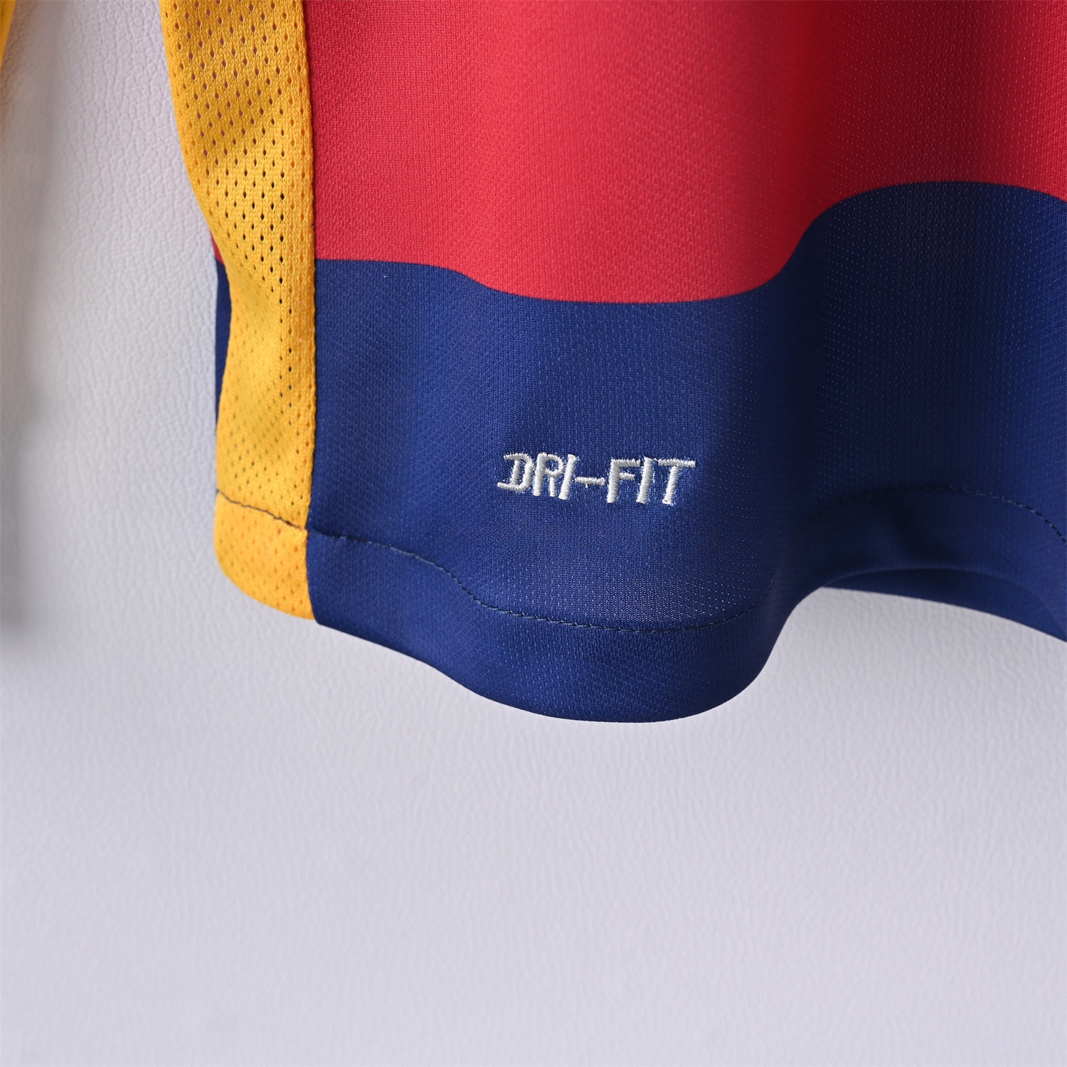 Retro Barcelona 15-16 Home Long Sleeves Jersey - UnitedFutballJersey