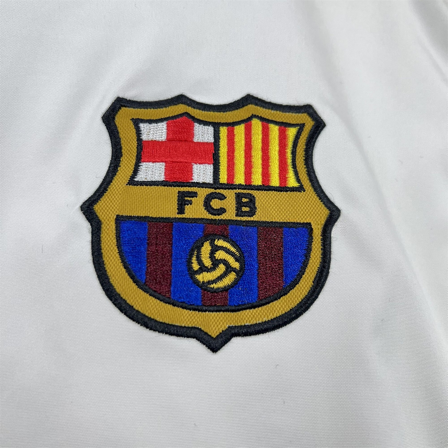 Retro Barcelona 1994-95 Player Windbreaker - White - UnitedFutballJersey