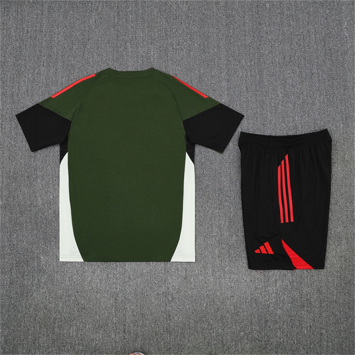 Bayern Munich 25-26 Kids Short-Sleeve Training Set - Green Top & Black shorts - UnitedFutballJersey