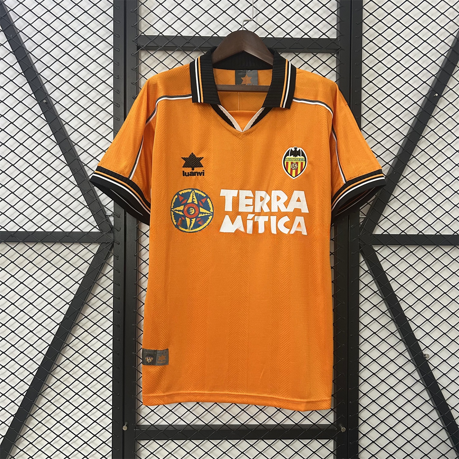 Retro Valencia 1999-00 Away Jersey - UnitedFutballJersey