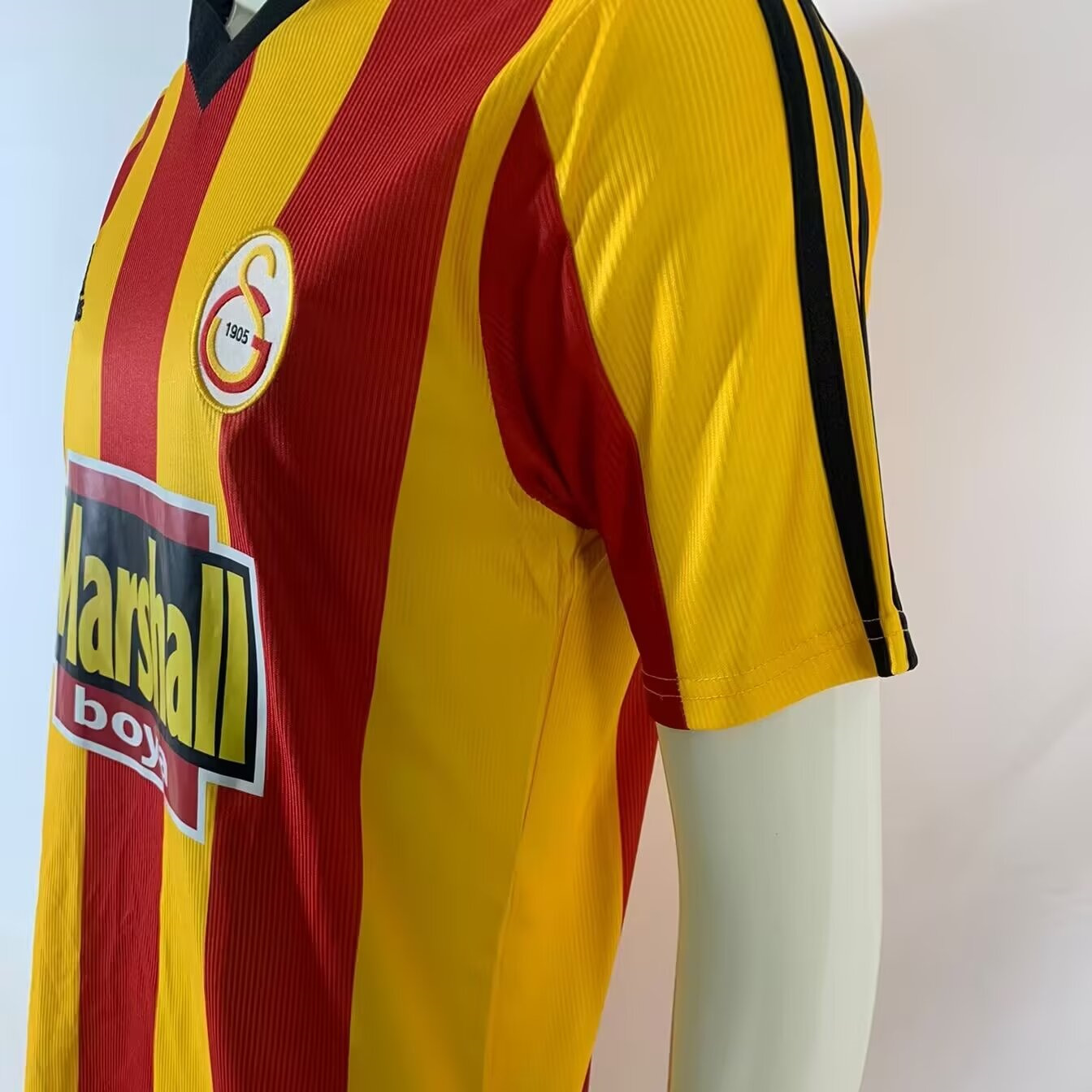 Retro Galatasaray 1999-00 Home Jersey - UnitedFutballJersey