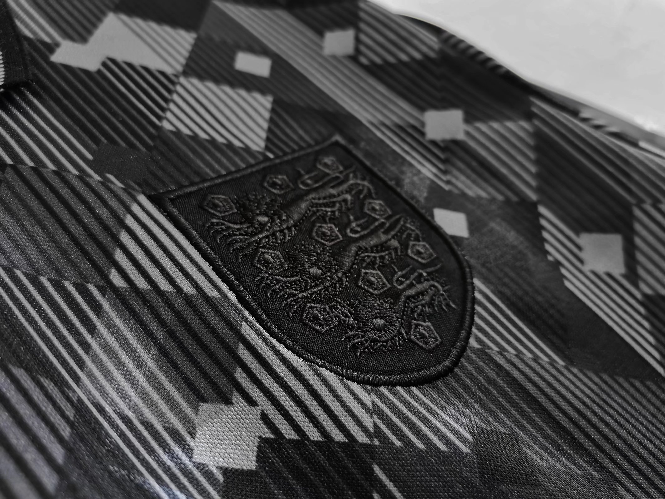 Retro England 1990 Black Jersey - UnitedFutballJersey