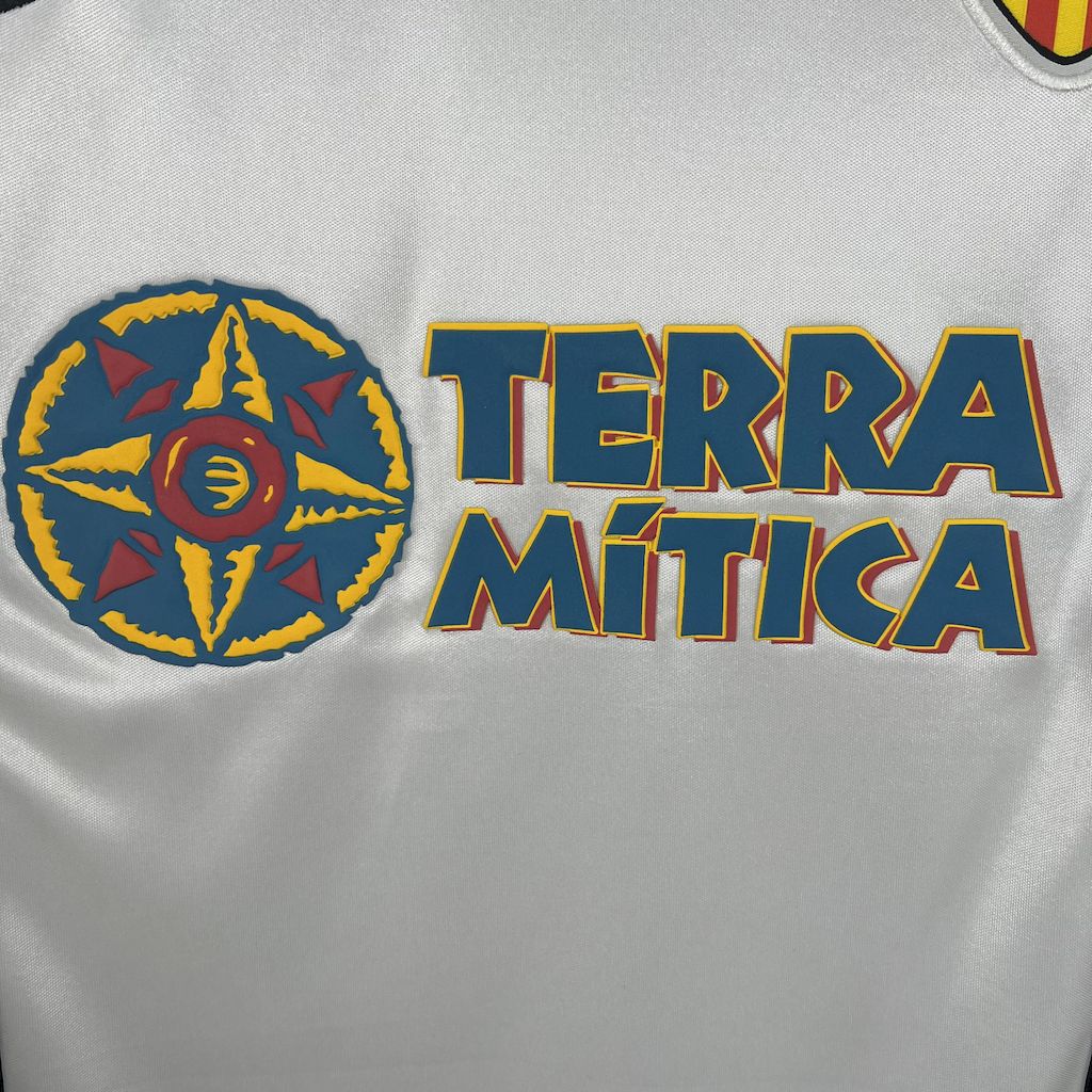 Retro Valencia 2000-01 Home Jersey - UnitedFutballJersey