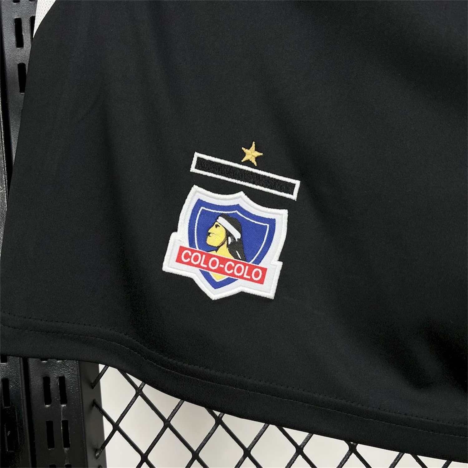 Colo Colo 25-26 Home Shorts - Fans Version - UnitedFutballJersey