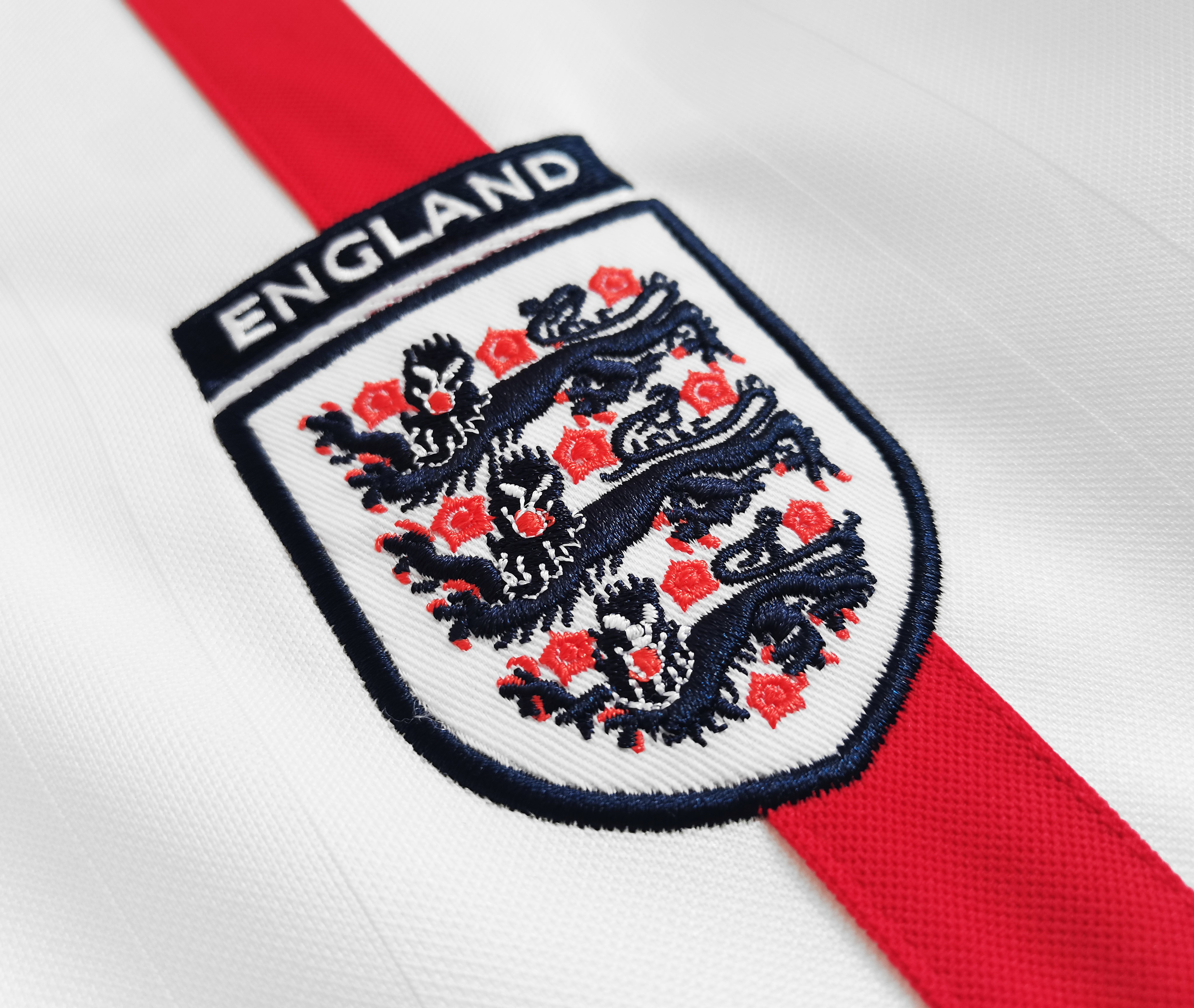 Retro England 2002 Home Stadium Long Sleeve Jersey - UnitedFutballJersey