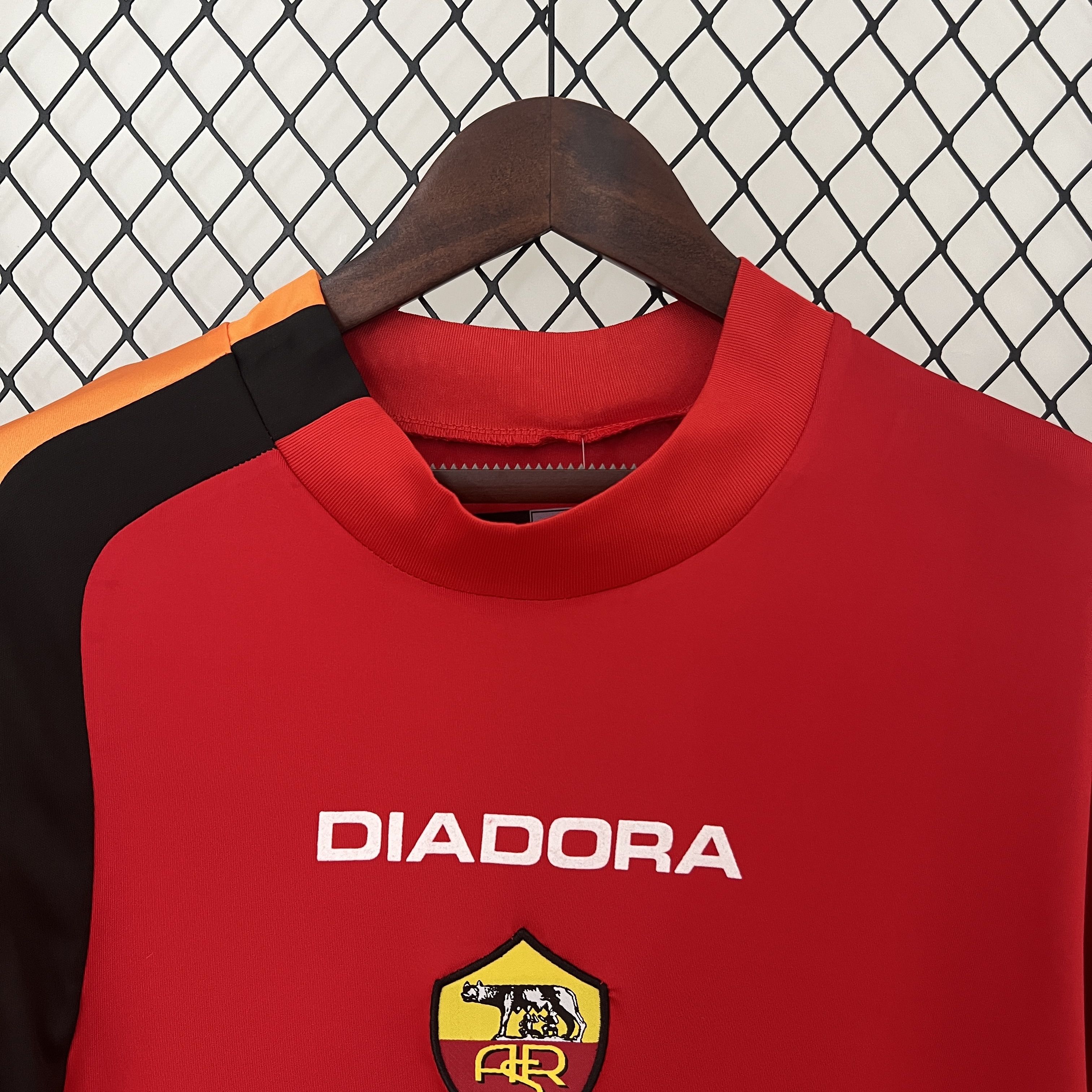 Retro Roma 2004-05 Home Jersey - UnitedFutballJersey