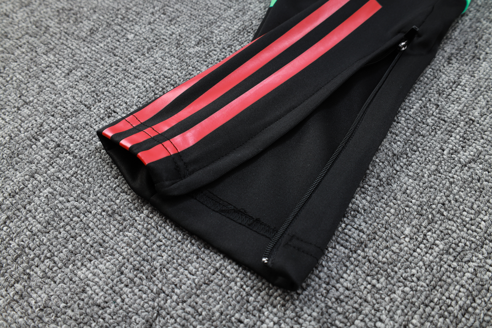 Manchester United 23-24 Jacket Training Tracksuit -Black - UnitedFutballJersey