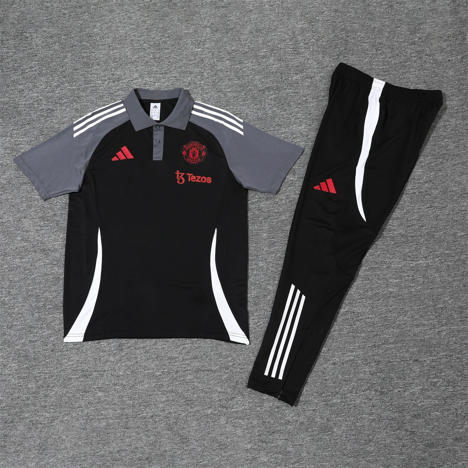 Manchester United 25-26 POLO Short-Sleeve Training Set - Black Top and Pants with White Stripes - UnitedFutballJersey