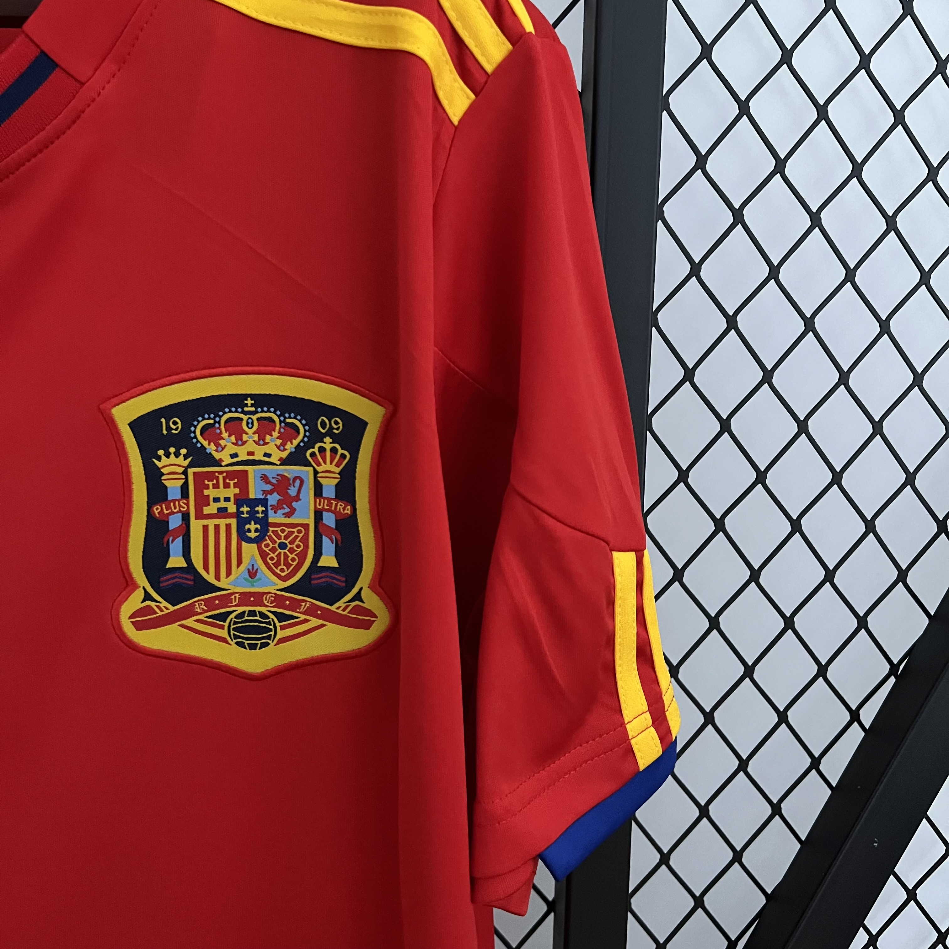 Retro Spain 2010 Home Stadium Jersey - UnitedFutballJersey