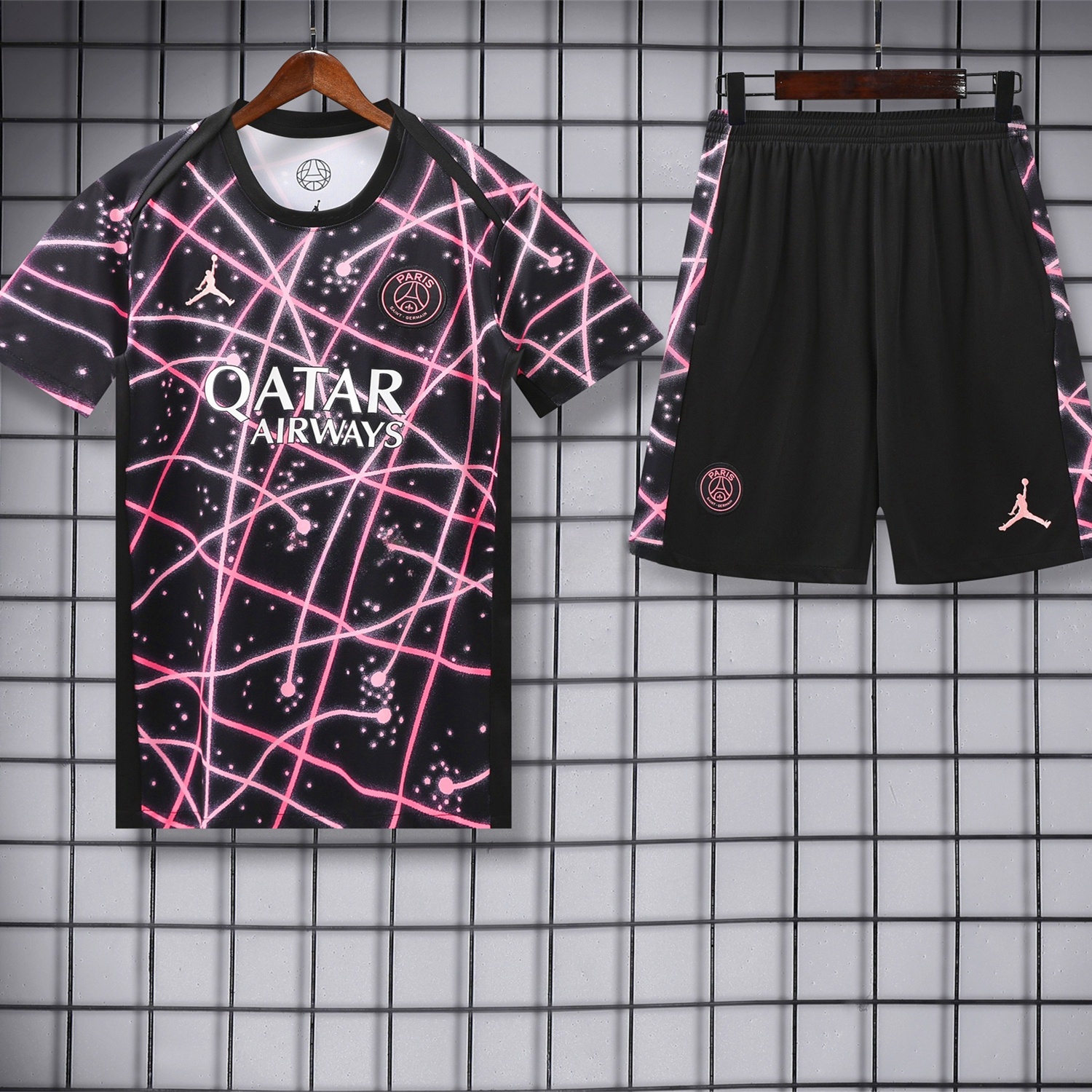 Paris Saint-Germain PSG 25-26 Short-Sleeve Training Set - Pink Fluorescent Rays Black Top & Black Shorts - UnitedFutballJersey