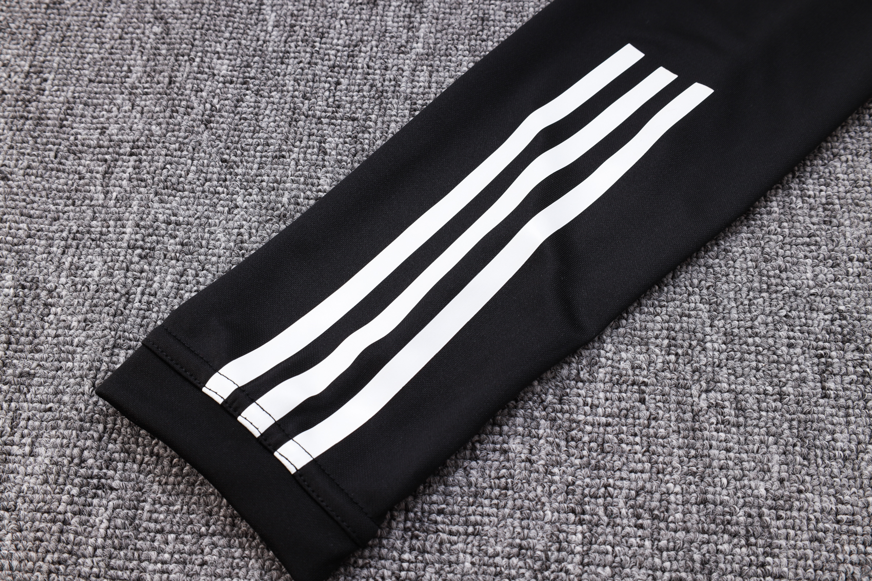 Juventus 23-24 Kids Long Sleeve Training Set Black - UnitedFutballJersey