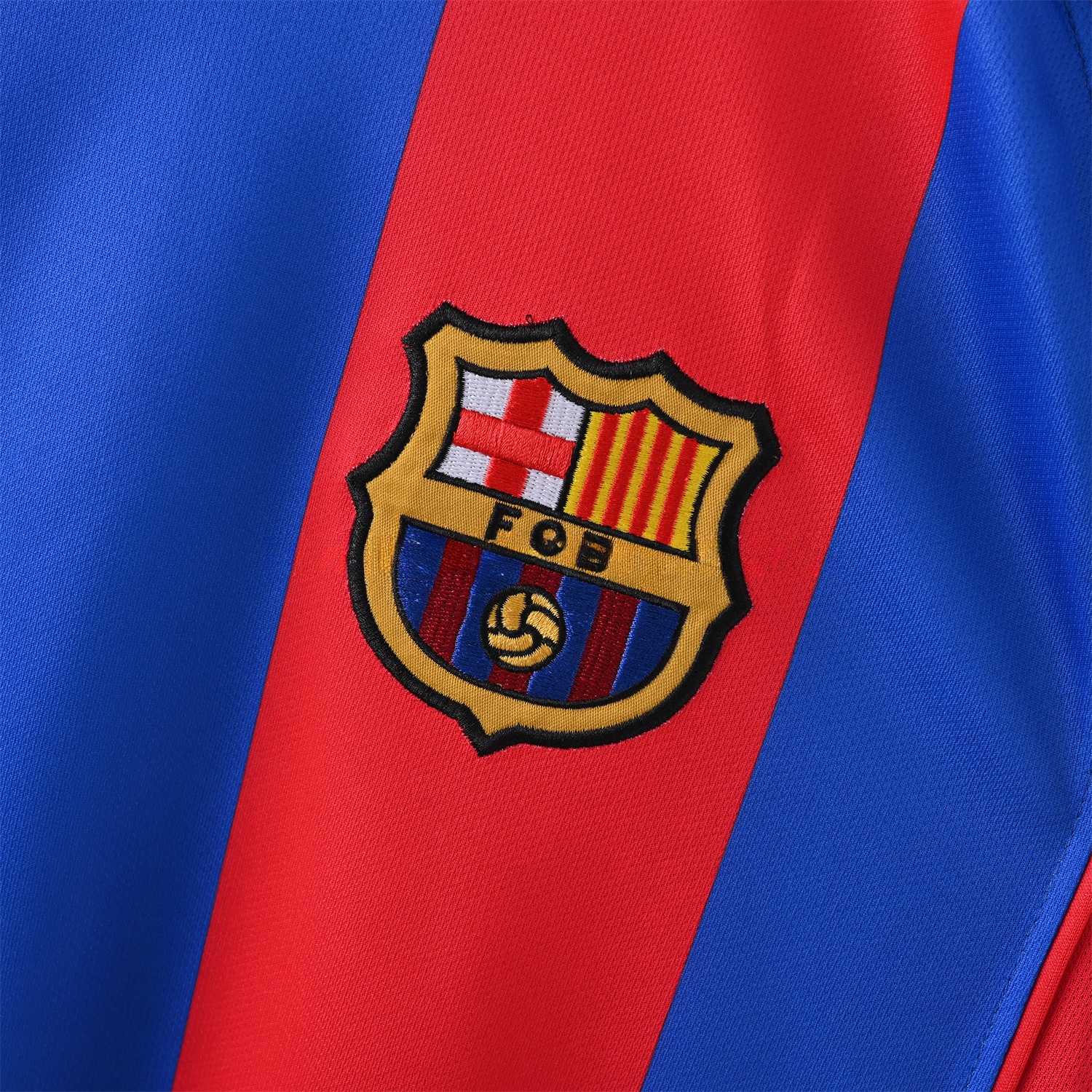 Retro Barcelona 04-05 Home Jersey - UnitedFutballJersey