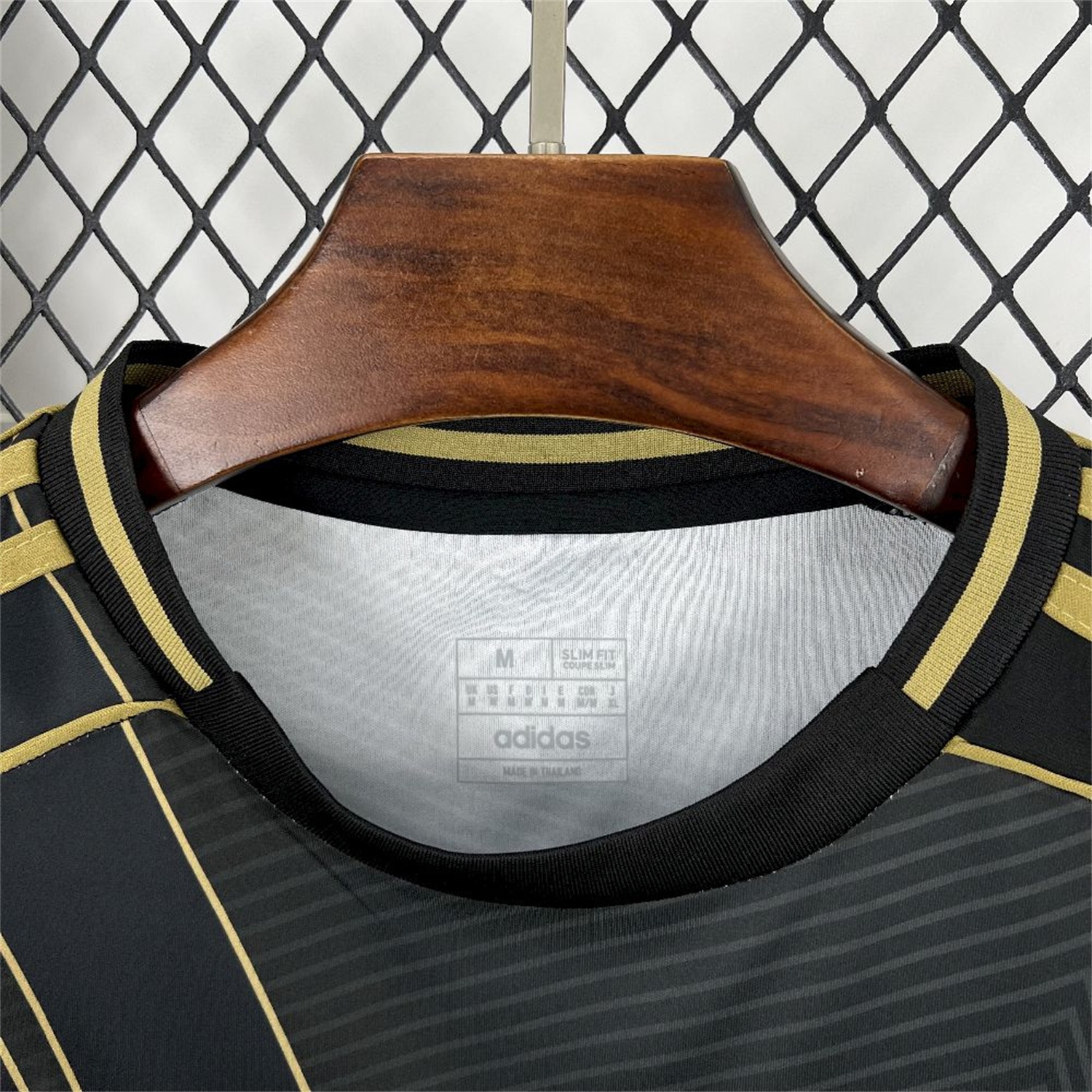 Bayern Munich 25-26 Black Gold Special Edition Jersey - Fans Version - UnitedFutballJersey