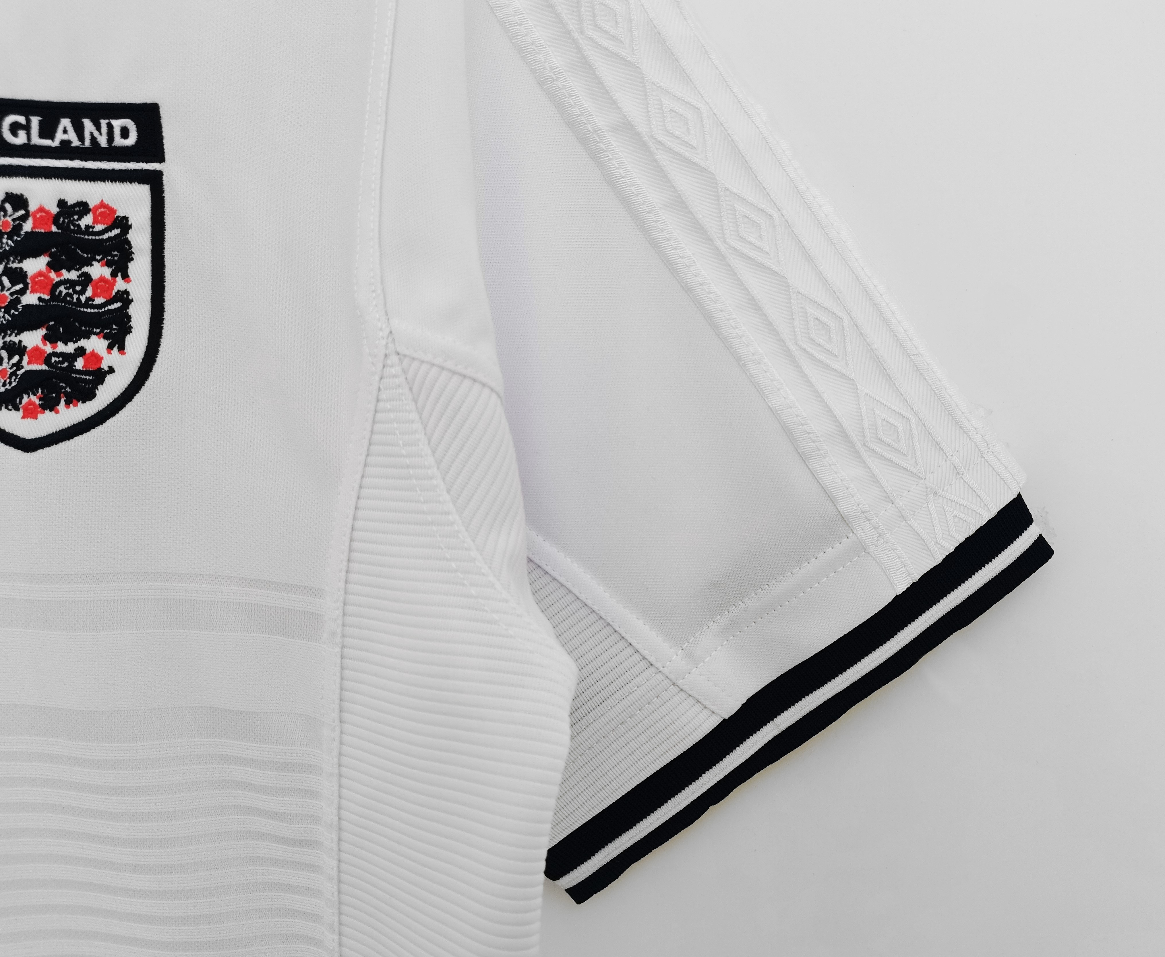 Retro England 2000 Home Stadium Jersey - UnitedFutballJersey