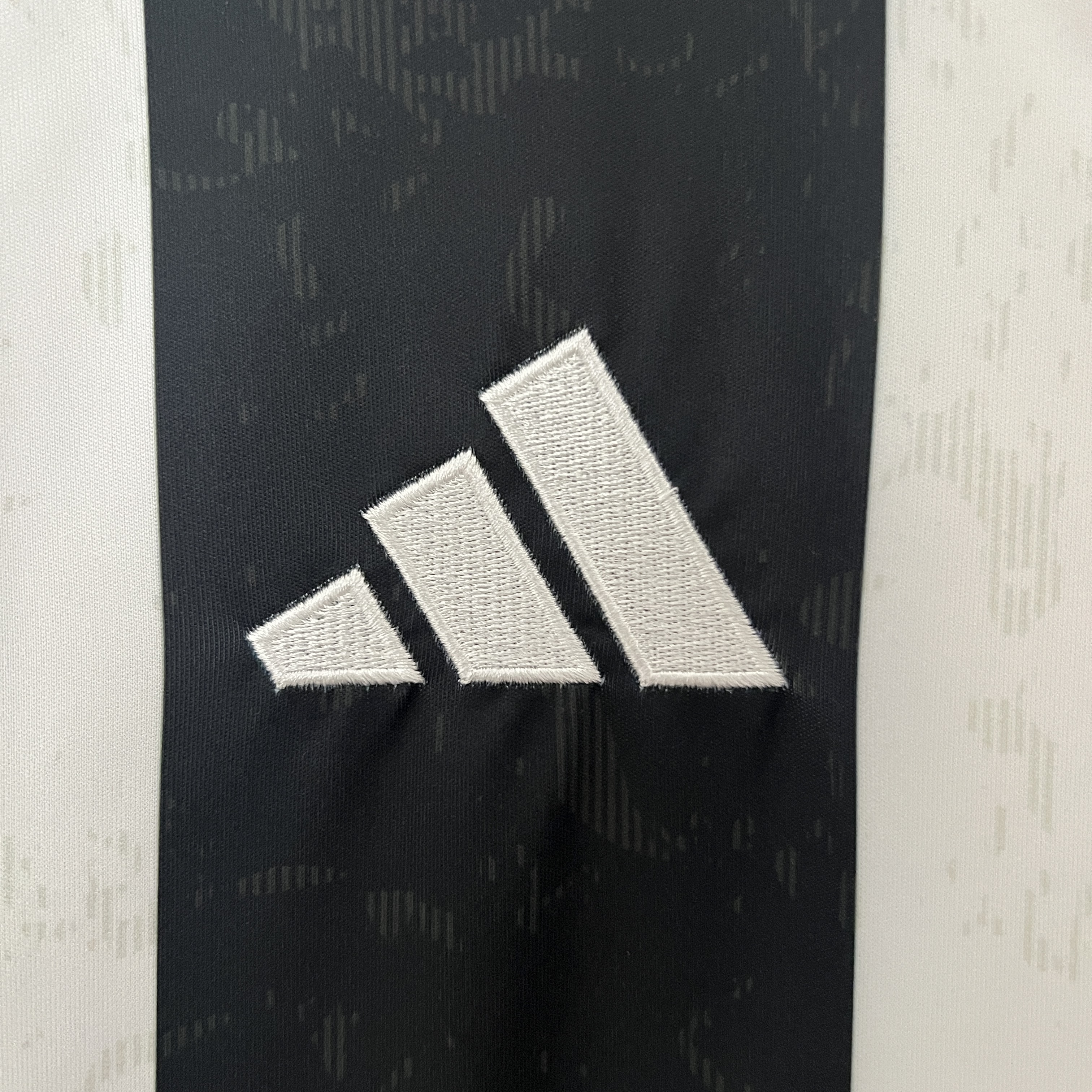 Juventus 24-25 Home Stadium Jersey - Fans Version - UnitedFutballJersey