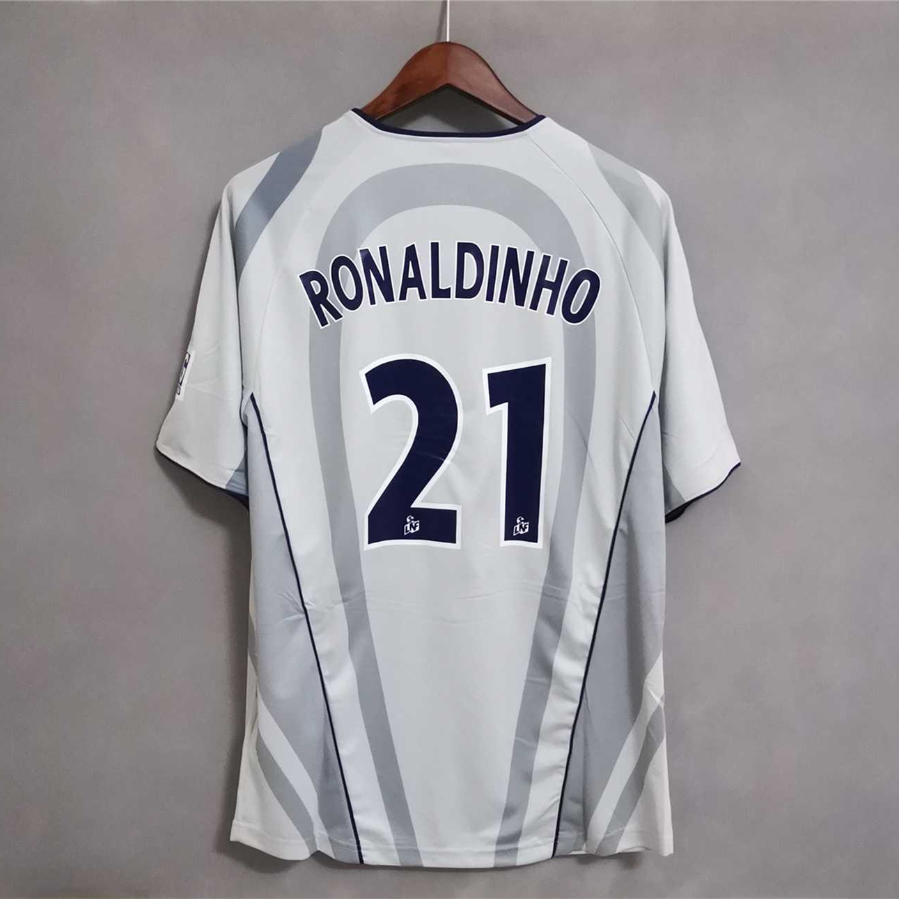Retro Paris Saint-Germain PSG 2001-02 Away Jersey - UnitedFutballJersey