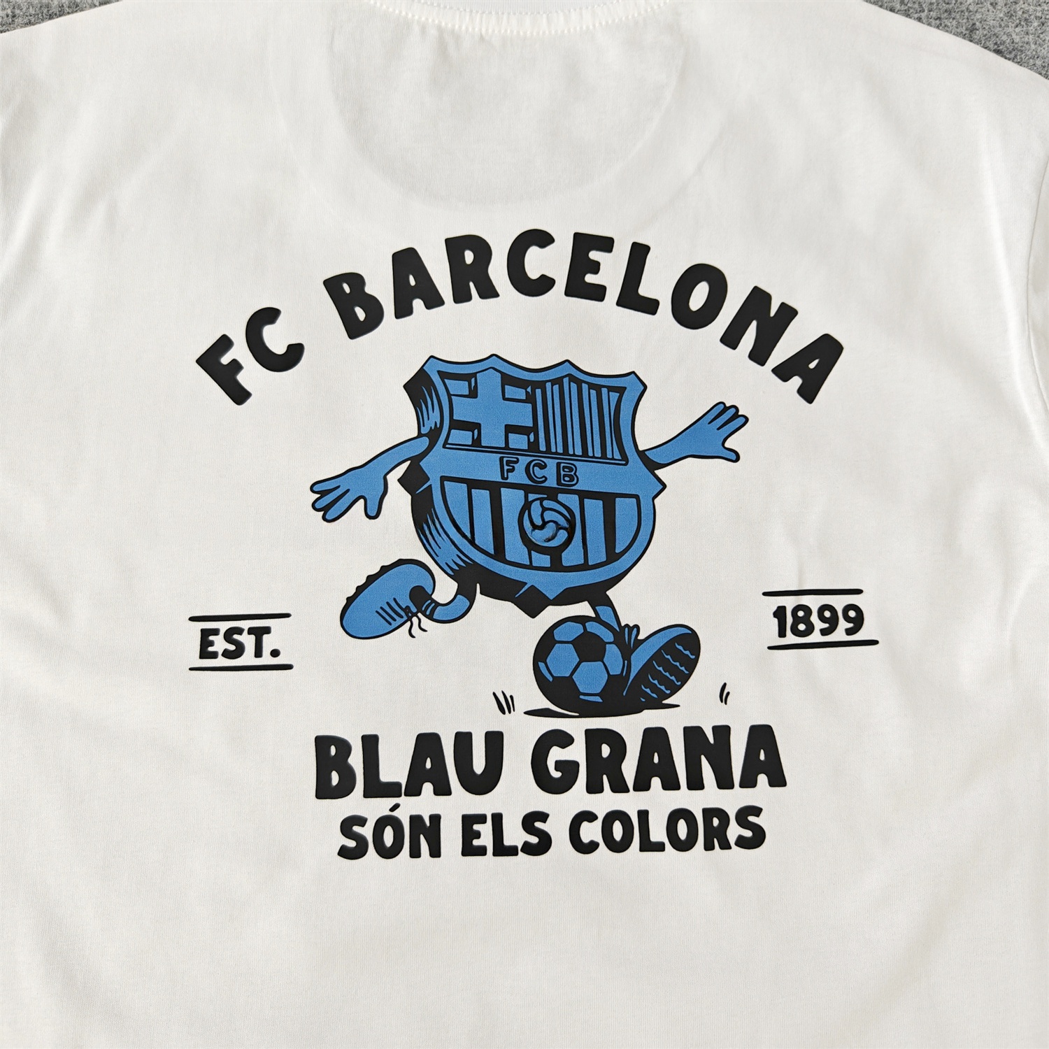 B.A.R.S.A Fun Crest Design Dynamic And Modern Features T-shirt【White】 - UnitedFutballJersey