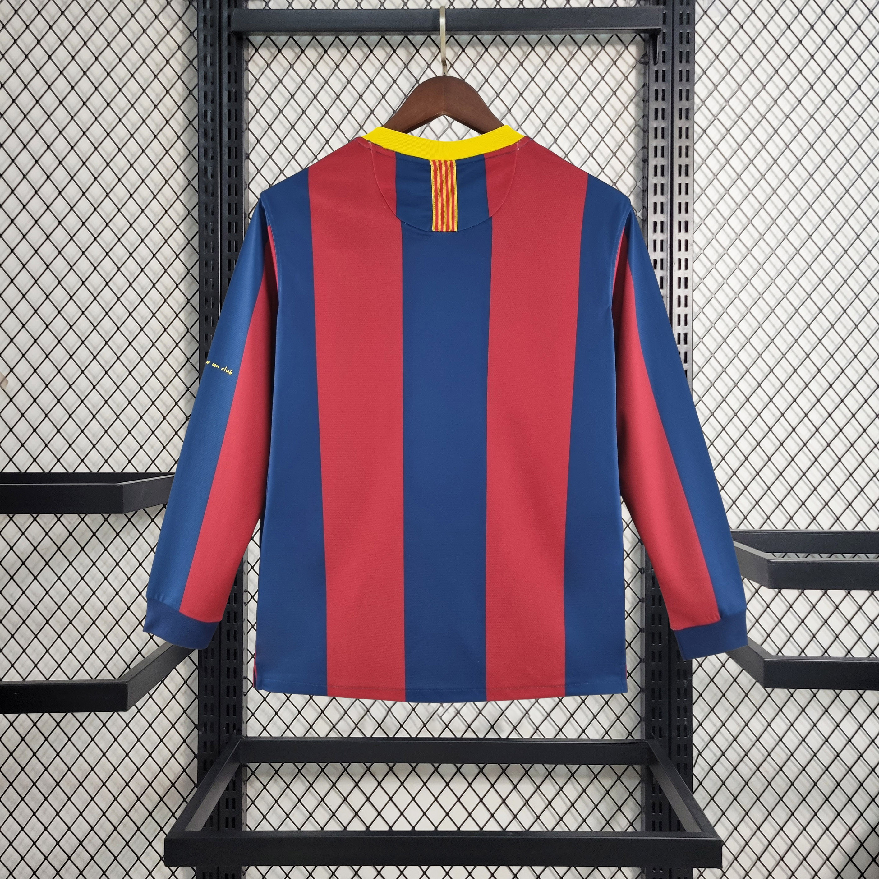 B.A.R.S.A Retro 10-11 Home Long Sleeve Jersey - UnitedFutballJersey