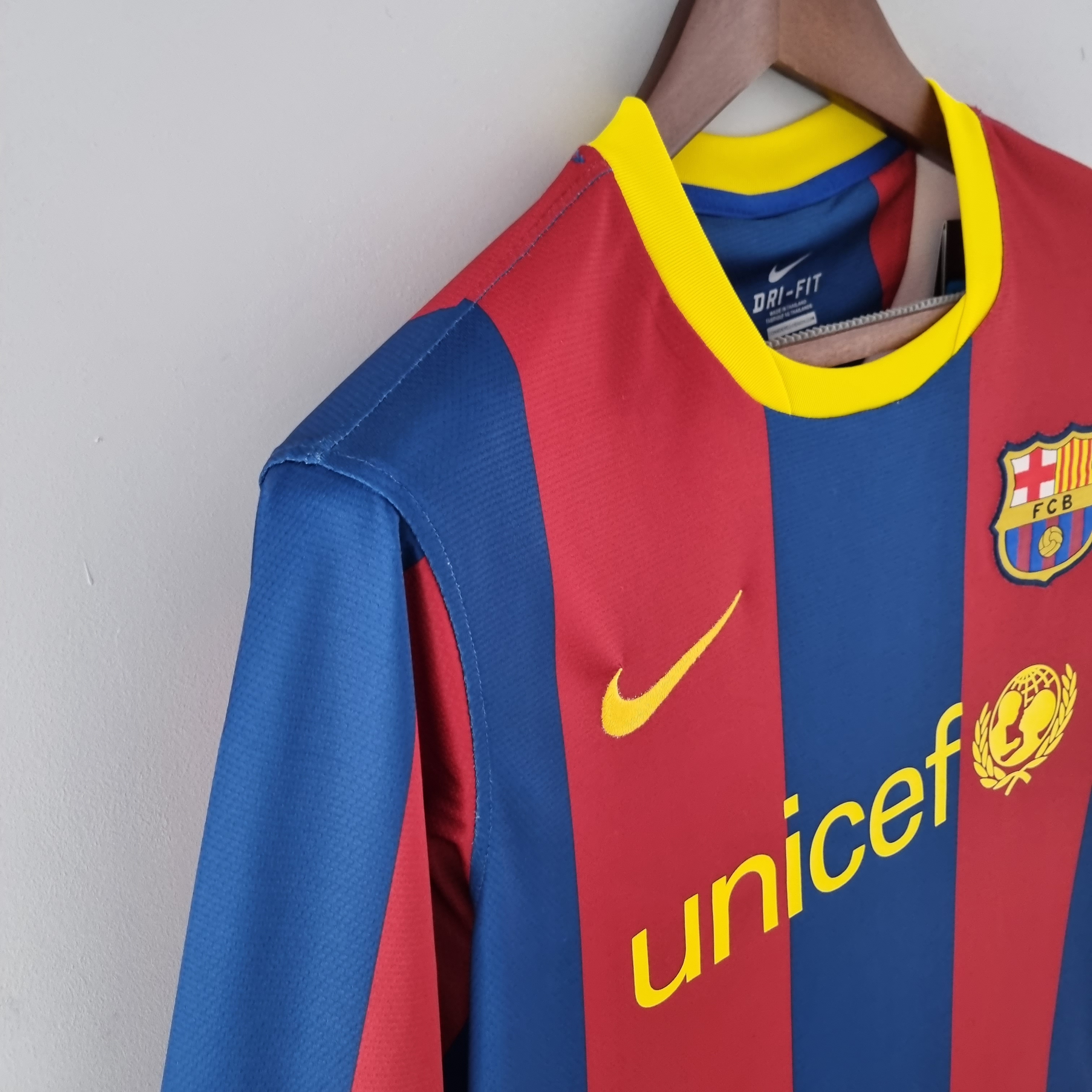 B.A.R.S.A Retro 10-11 Home Long Sleeve Jersey - UnitedFutballJersey