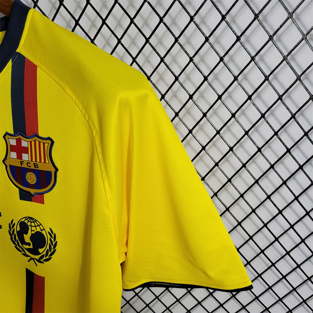 Retro Barcelona 08-09 Away Jersey - UnitedFutballJersey