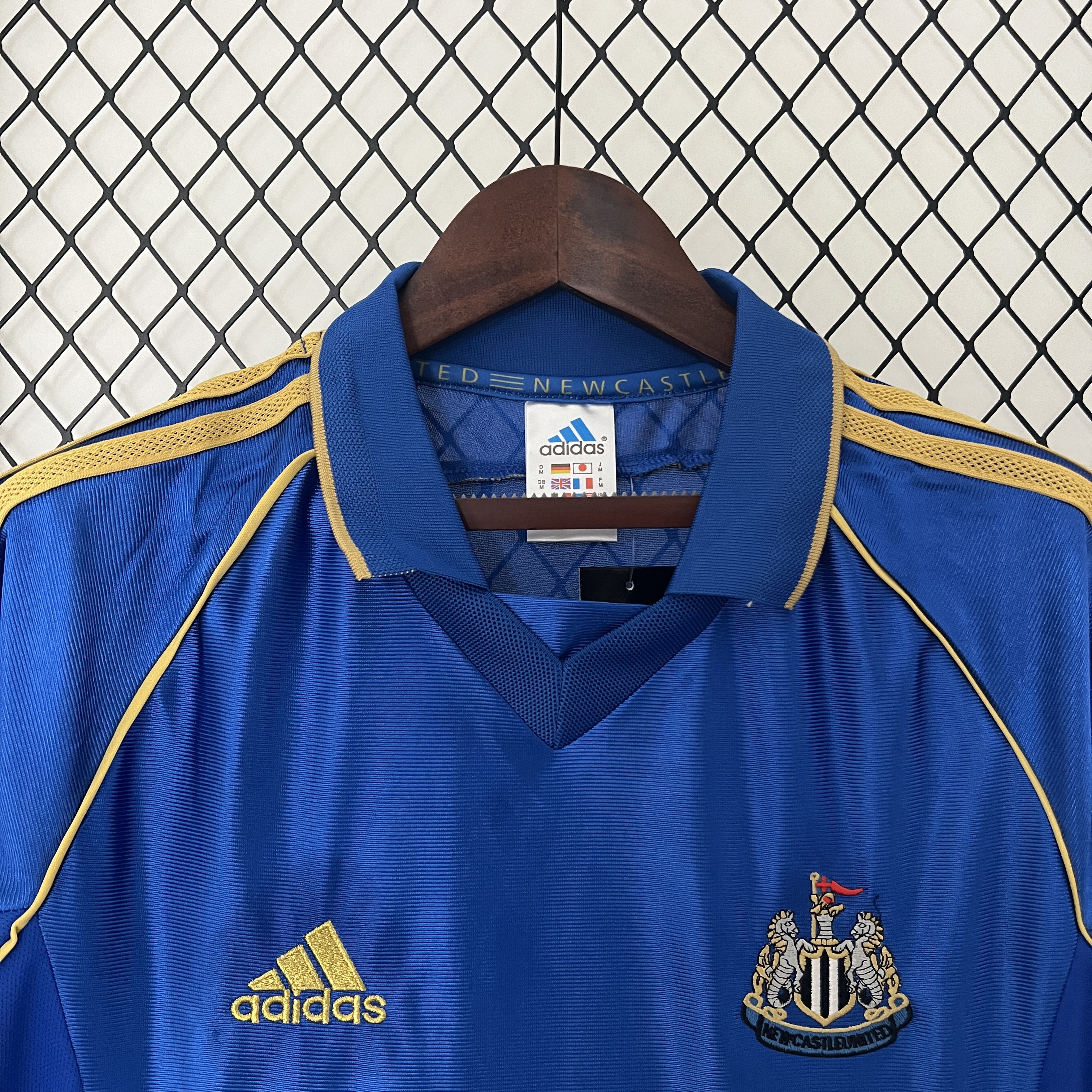 Retro Newcastle United 1998-99 Away Stadium Jersey - UnitedFutballJersey