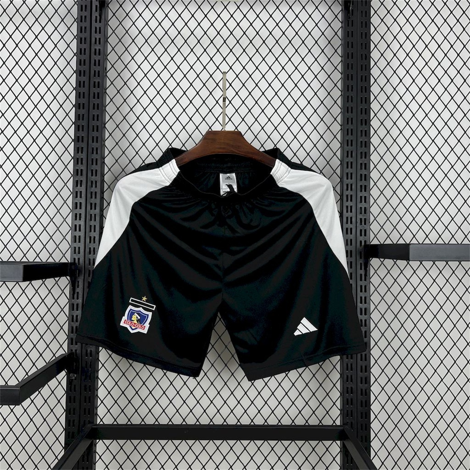 Colo Colo 25-26 Home Shorts - Fans Version - UnitedFutballJersey