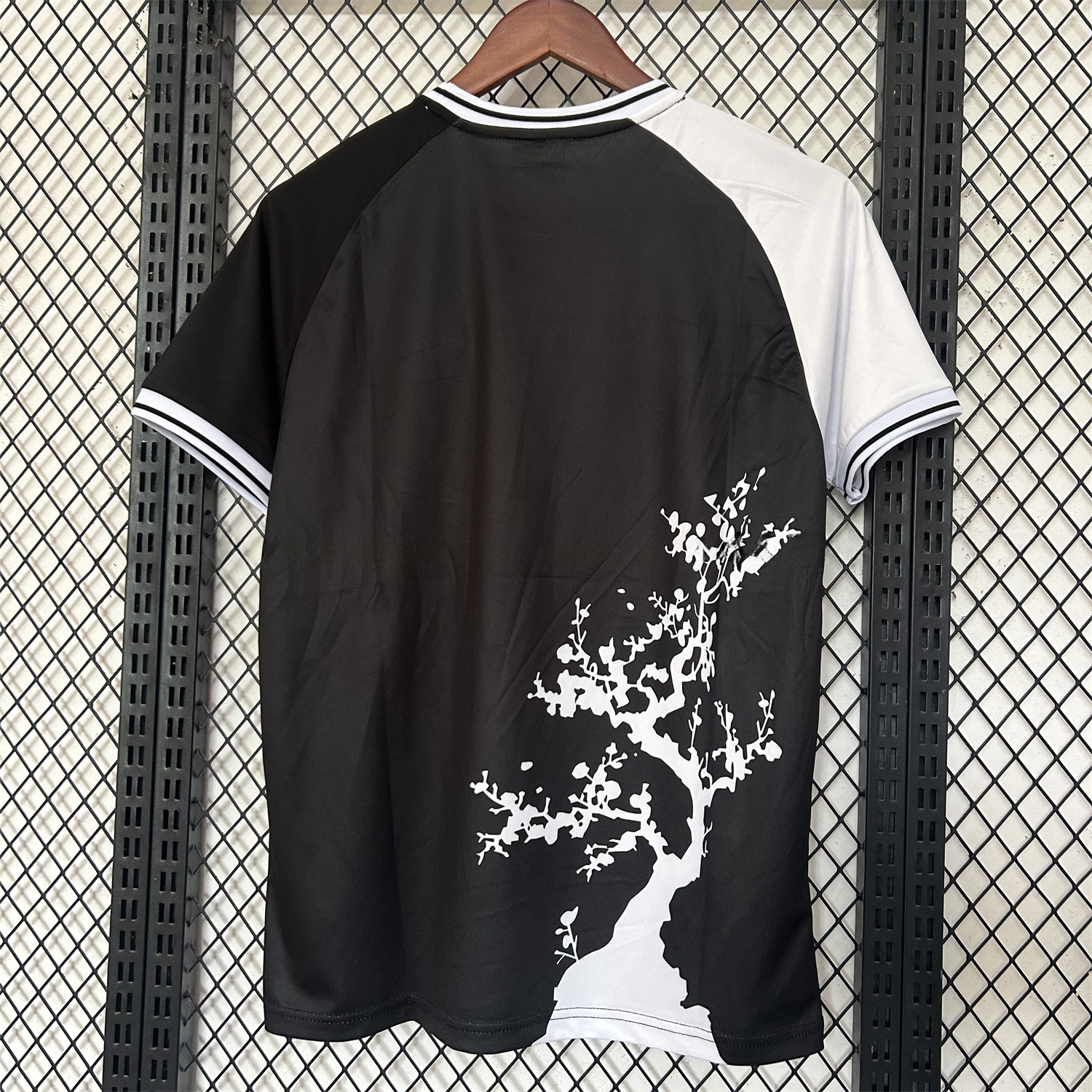 Japan 25-26 Tree Half Black And Half White Special Jersey - Fans Version - UnitedFutballJersey