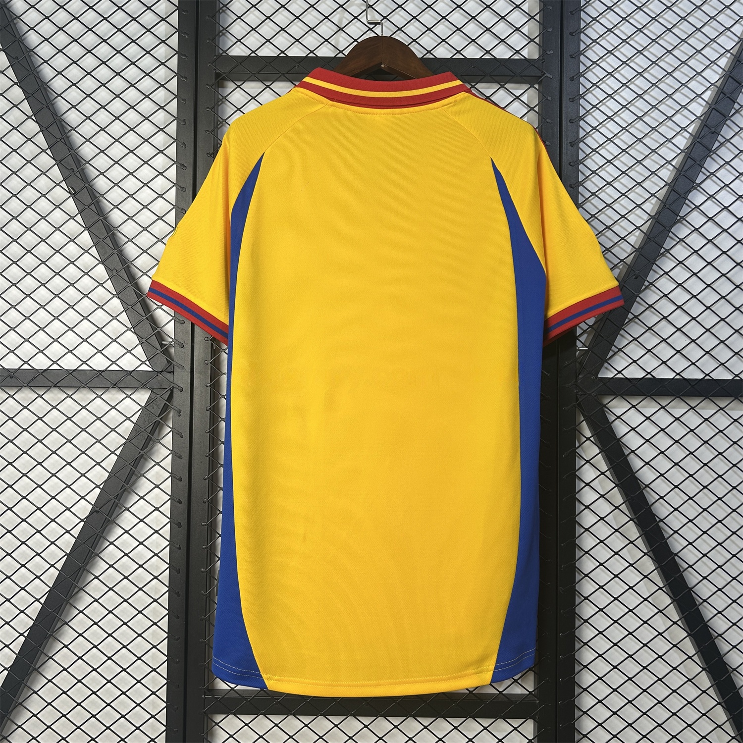 Retro Romania 2000 Home Jersey - UnitedFutballJersey