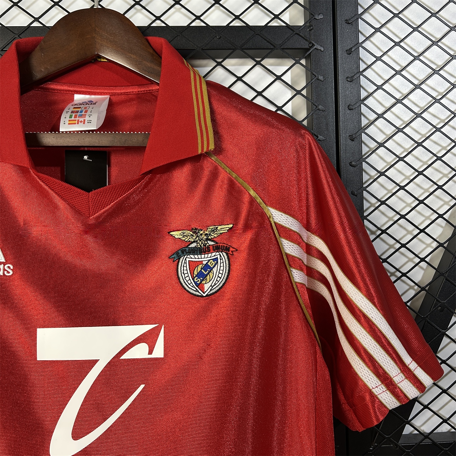 Retro Benfica 1998-99 Home Jersey - UnitedFutballJersey