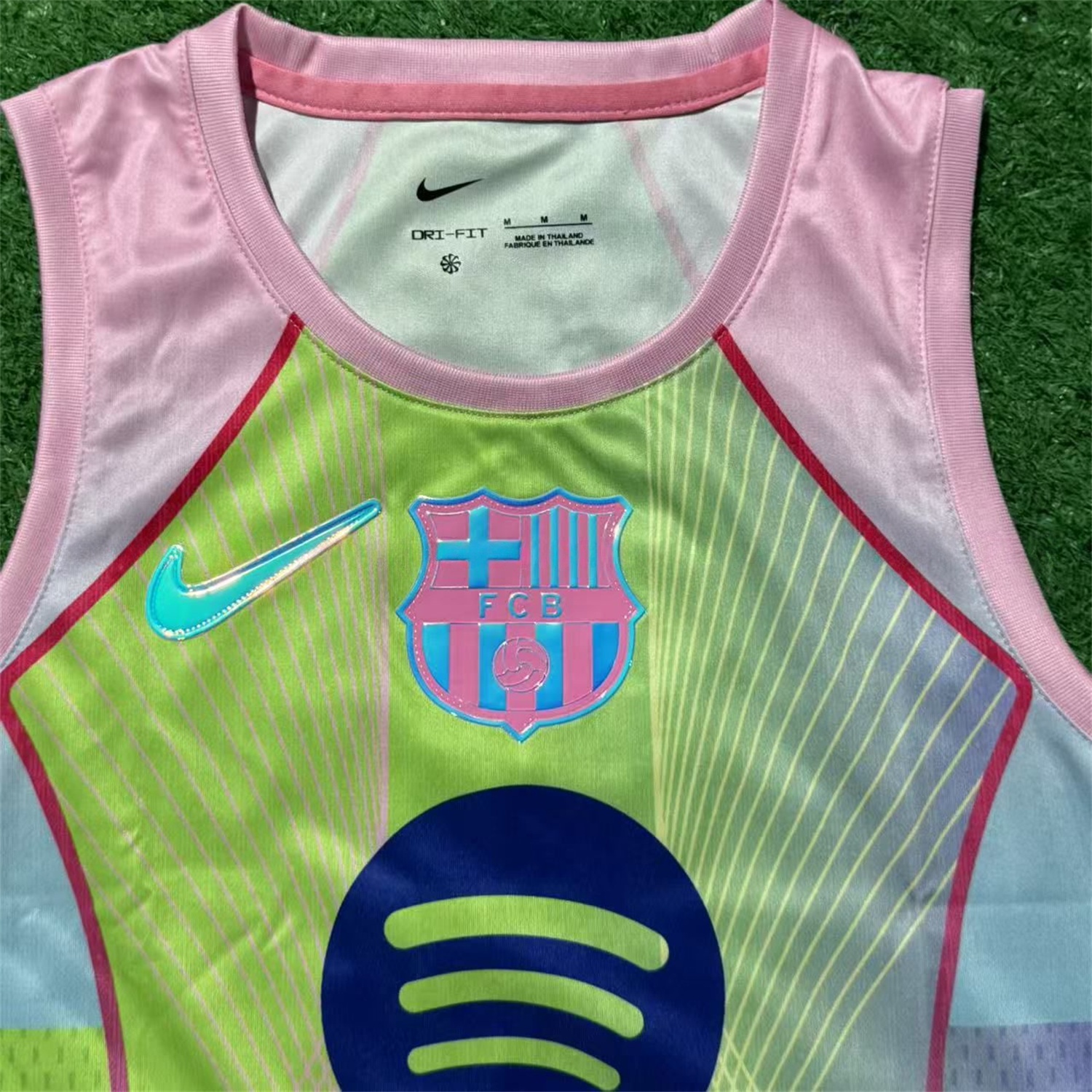 Women's Barcelona 25-26 Green Pink Yoga Vest - UnitedFutballJersey