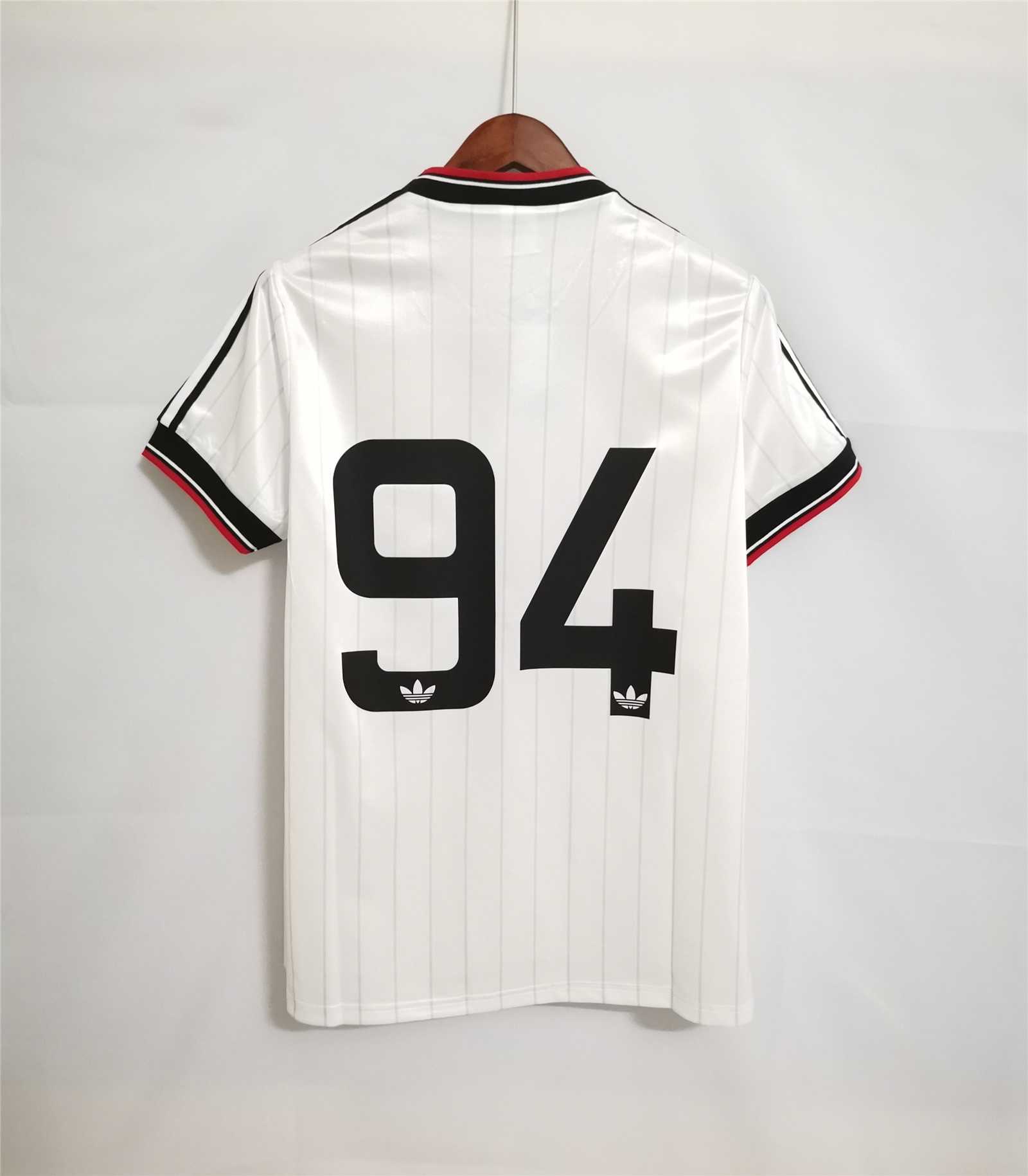 Manchester United Retro 82-83 Away Jersey - UnitedFutballJersey