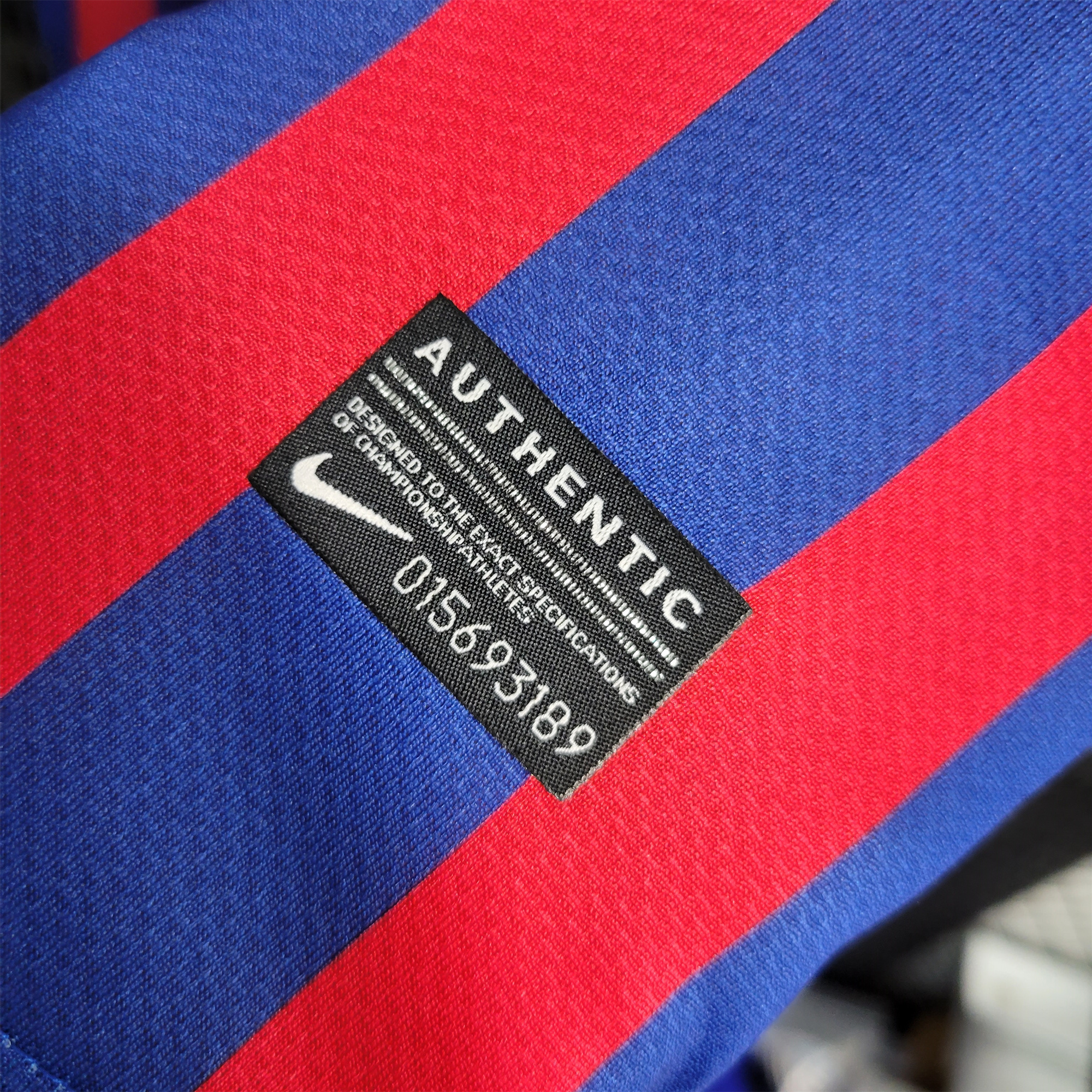 Retro Barcelona 11-12 Home Stadium Long Sleeve Jersey - UnitedFutballJersey
