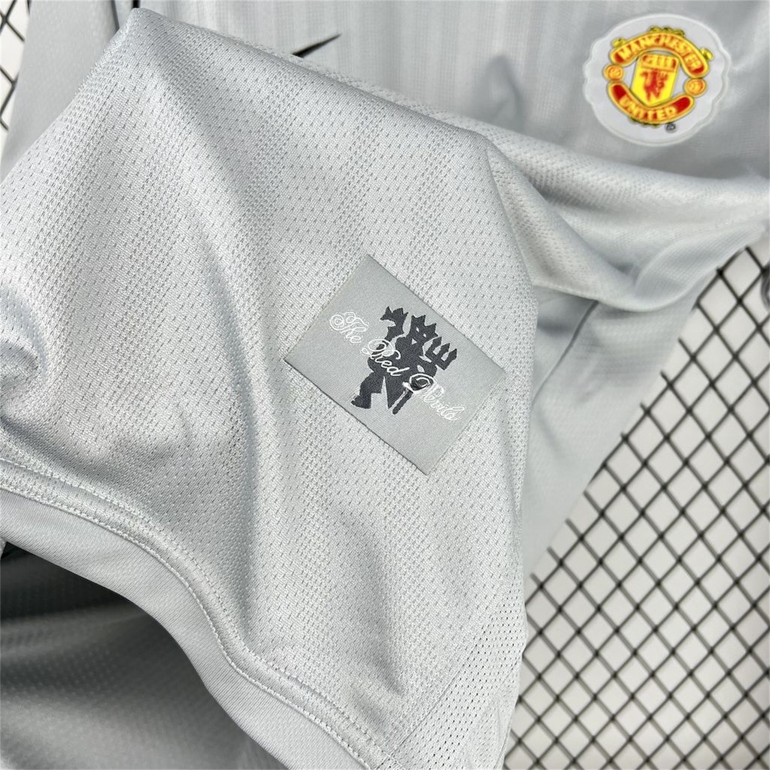 Retro Manchester United 2007-08 Grey Goalkeeper Jersey - UnitedFutballJersey