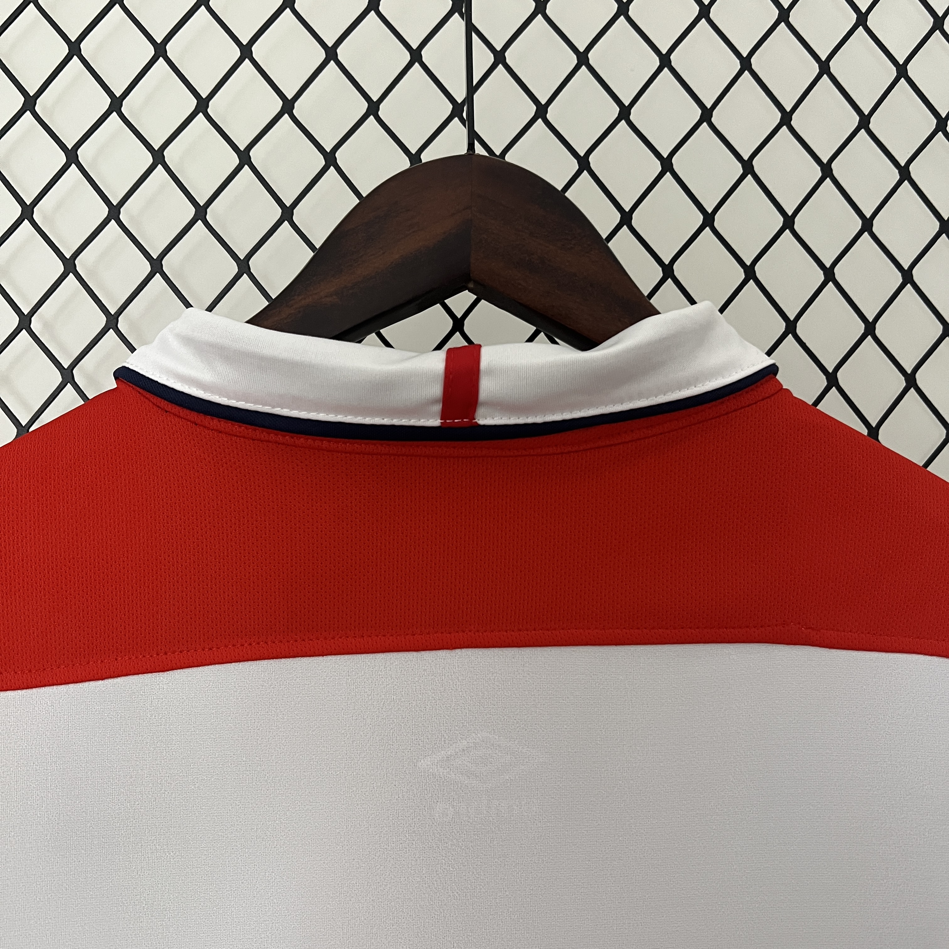 Retro England 2004 Home Stadium Jersey - UnitedFutballJersey