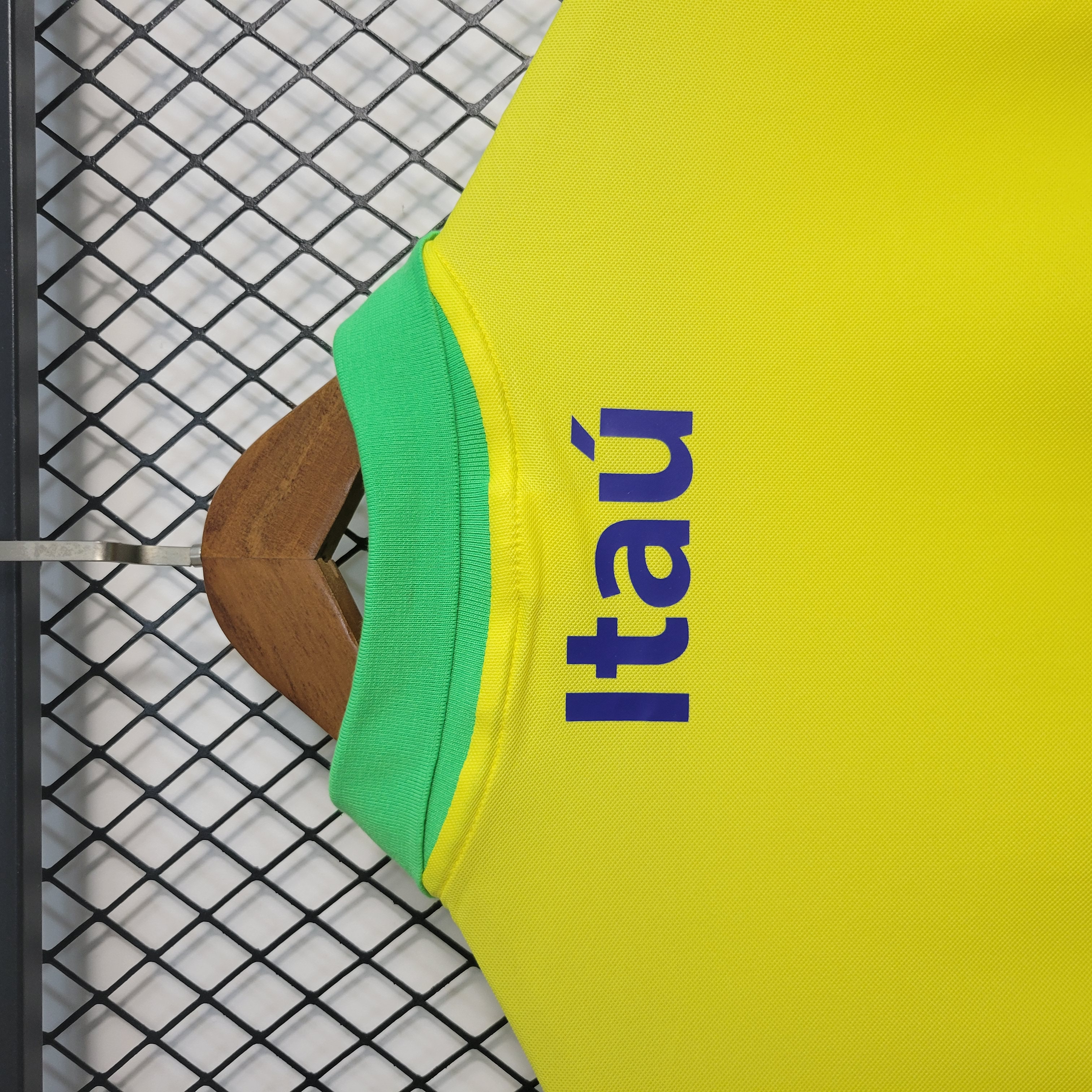 Retro Brazil 2022 Yellow Training Jersey - UnitedFutballJersey