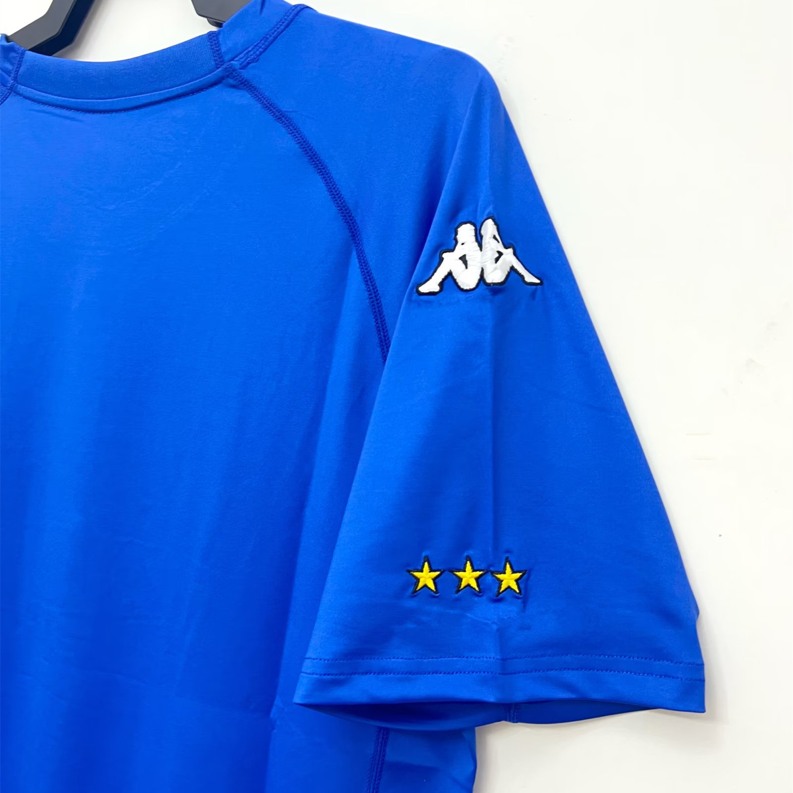 Retro Italy 2000 Home Stadium Jersey - UnitedFutballJersey