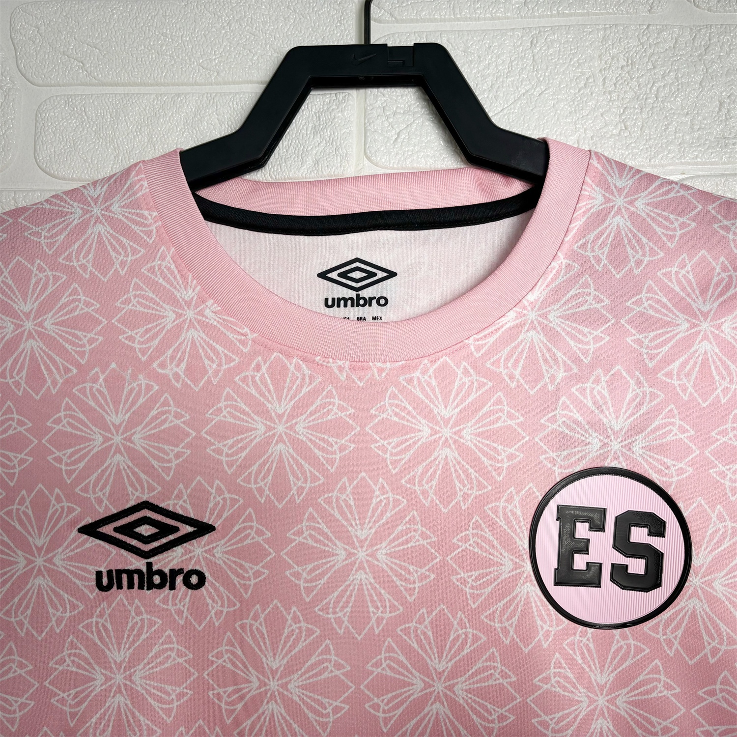 El Salvador 2025-26 Pink Pre-Match Jersey - Fans Version - UnitedFutballJersey