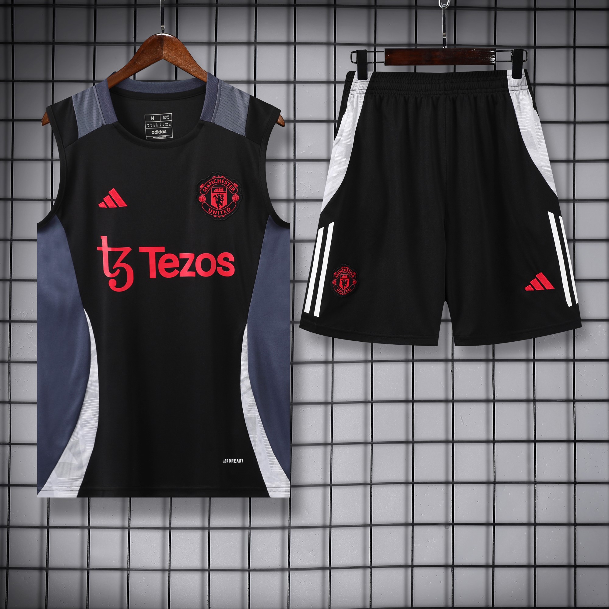 Manchester United 24-25 Vest Training Set - Black - UnitedFutballJersey