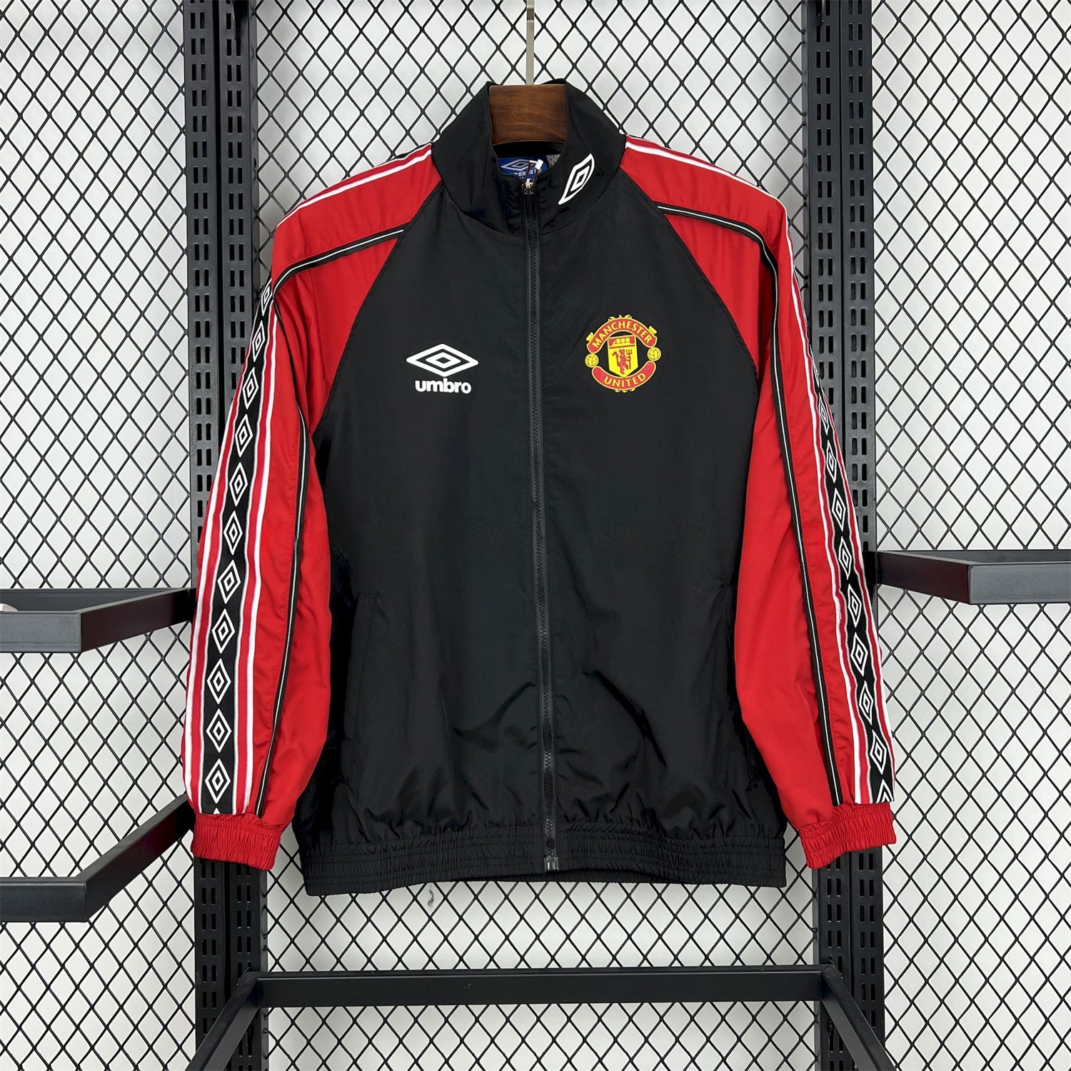 Retro Manchester United 1998-99 Throwback Windbreaker Jacket - Black and Red - UnitedFutballJersey
