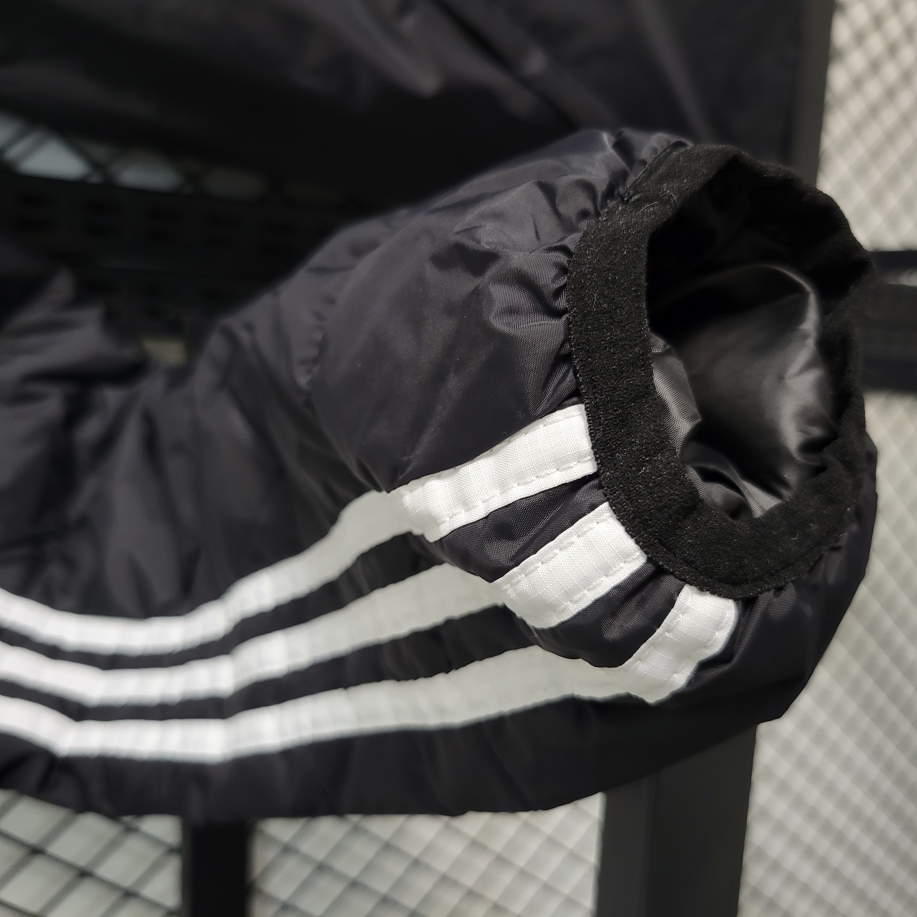 Bayern Munich 23-24 Men's Hooded Thermal Cotton Jacket Black - UnitedFutballJersey