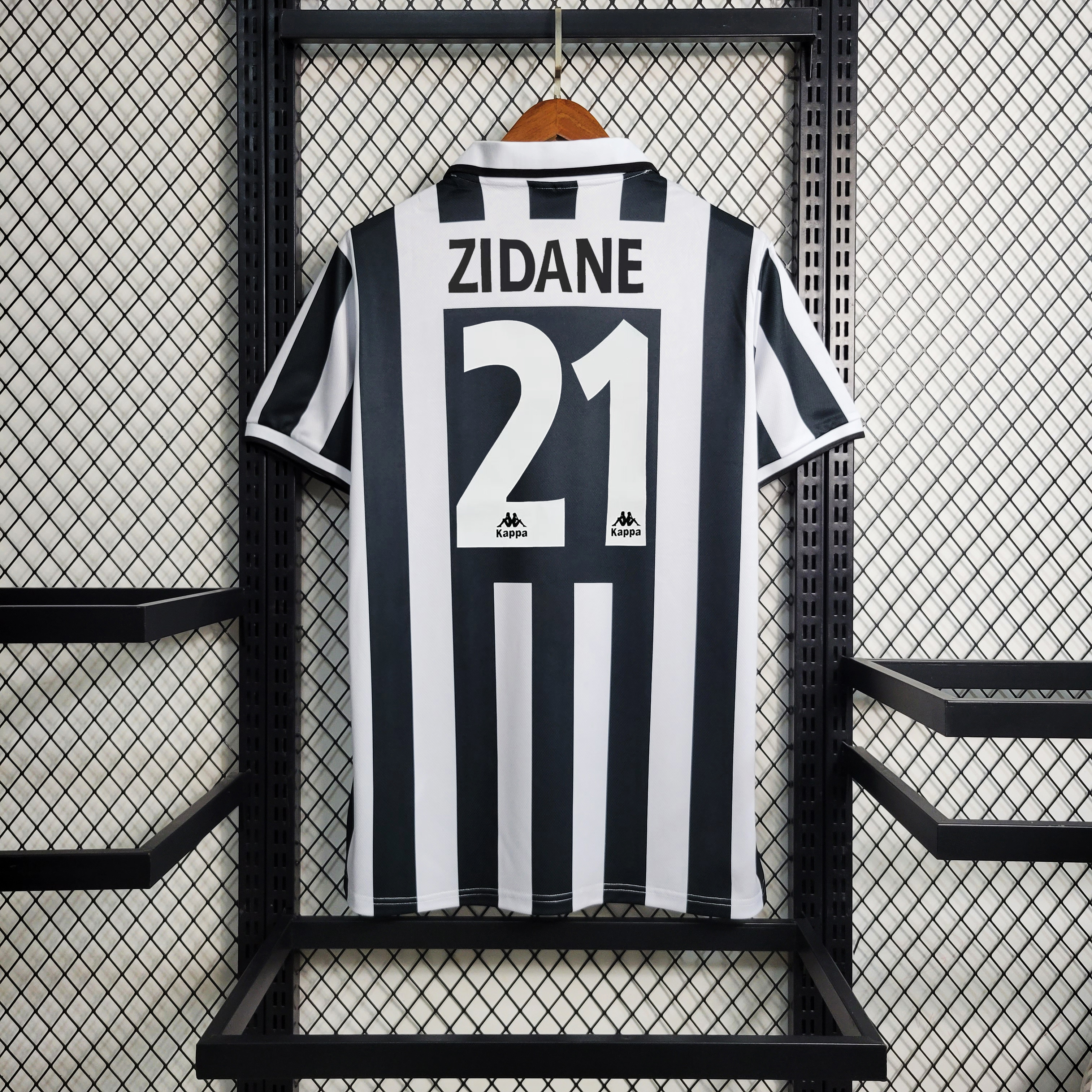 Retro Juventus 1995-97 Home Stadium Jersey - UnitedFutballJersey