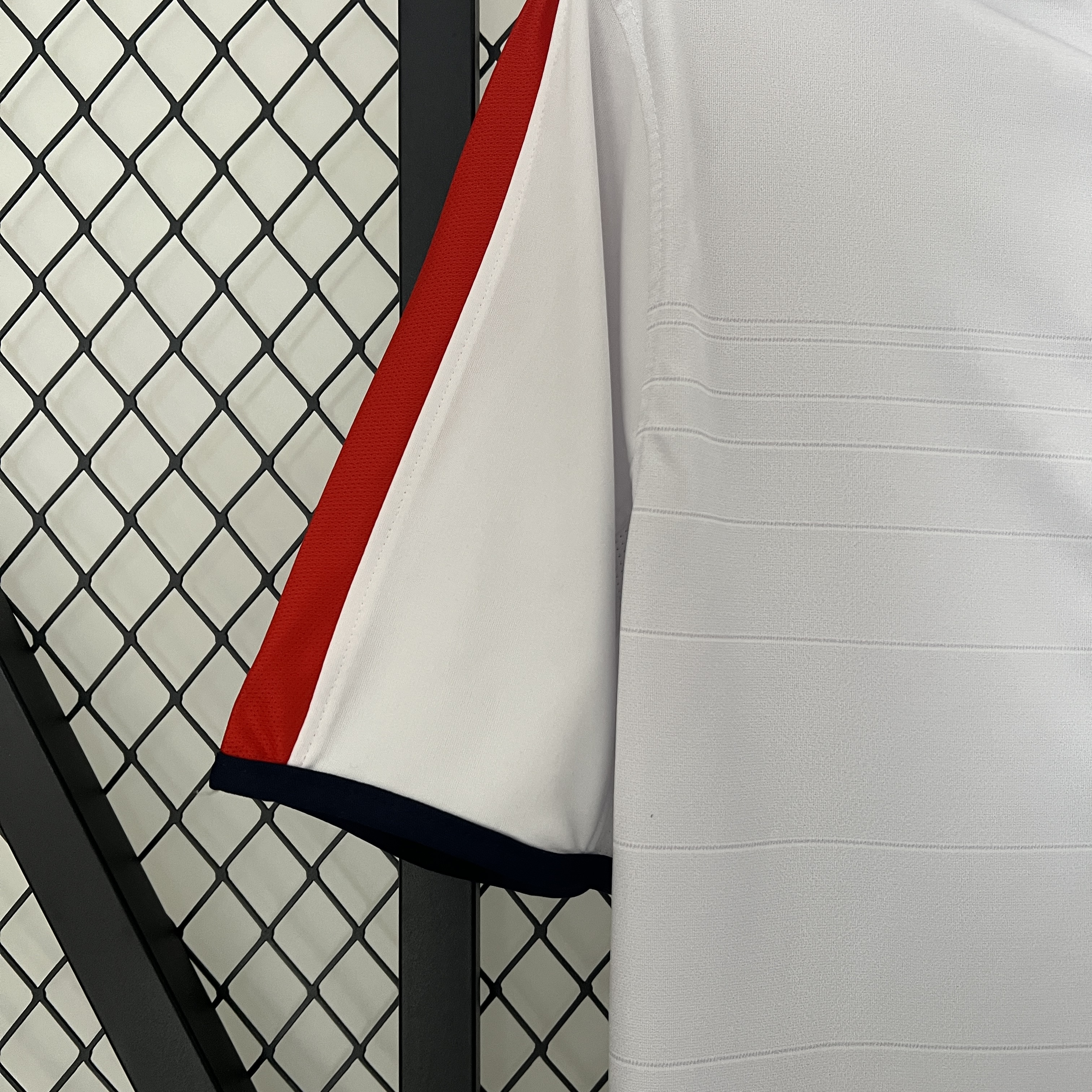 Retro England 2004 Home Stadium Jersey - UnitedFutballJersey