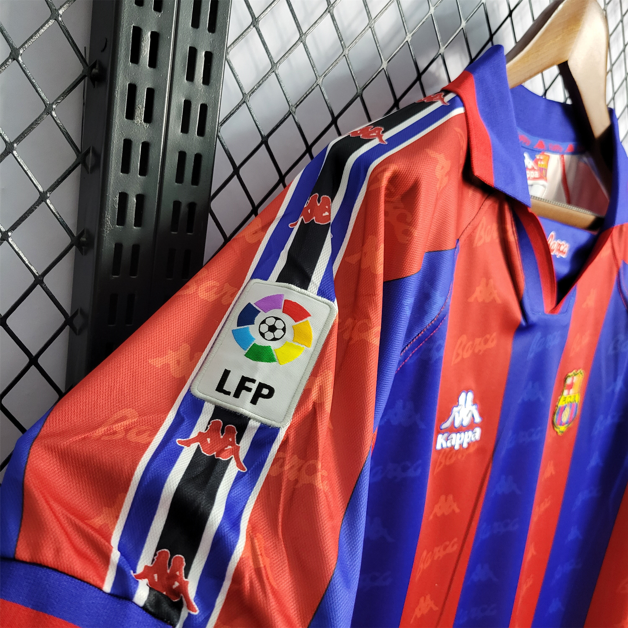 B.A.R.S.A Retro 96-97 Home Stadium Jersey - UnitedFutballJersey
