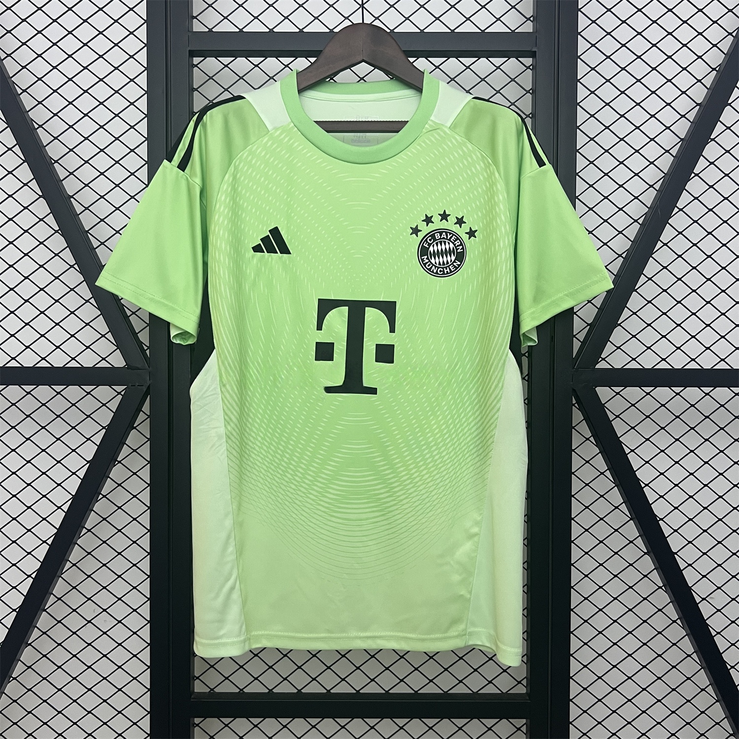 Bayern Munich 25-26 Green Goalkeeper Jersey - Fans Version - UnitedFutballJersey