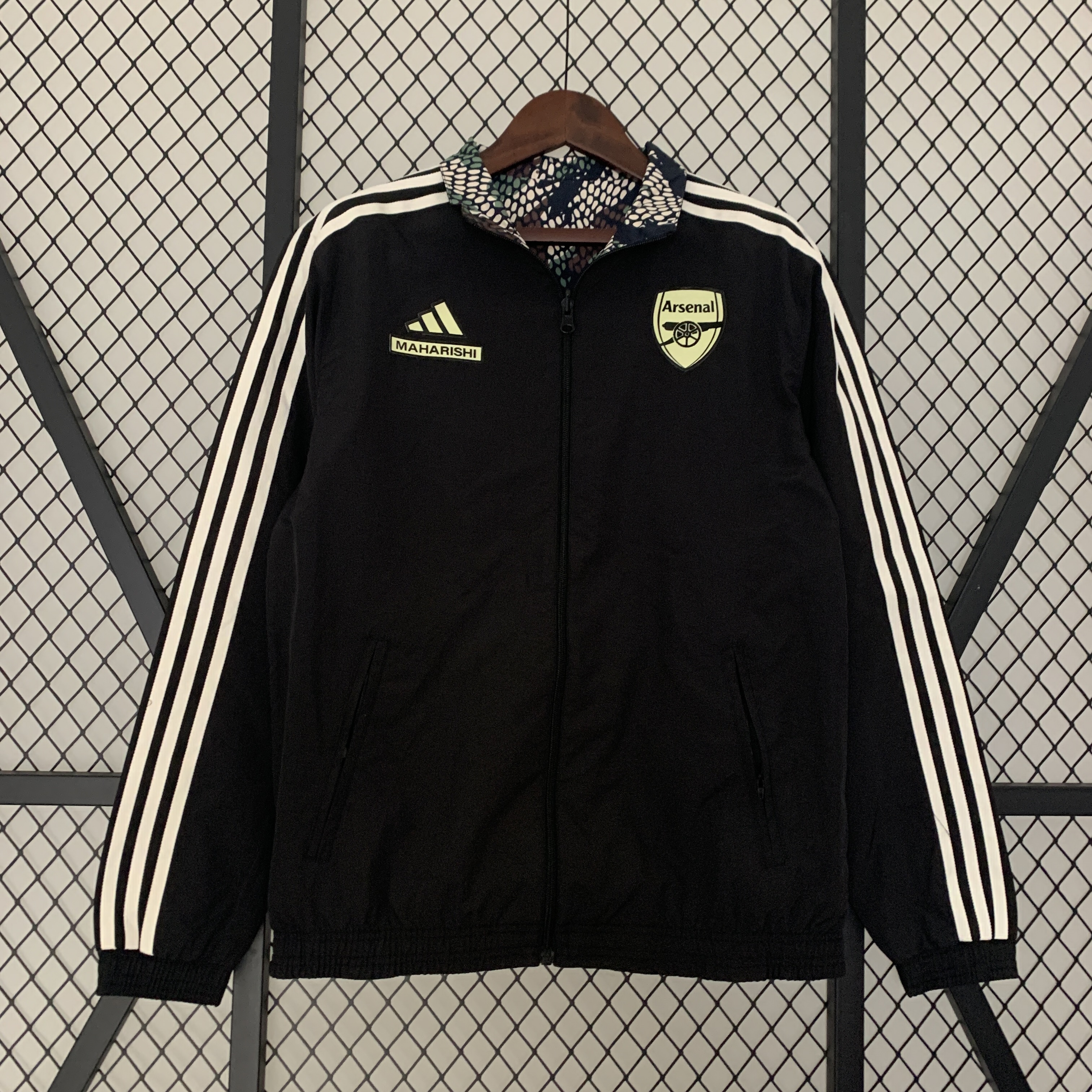 Arsenal x M.A.H.A R.I.S.H.I Limited Edition 23-24 Player Reversible Windbreaker - UnitedFutballJersey