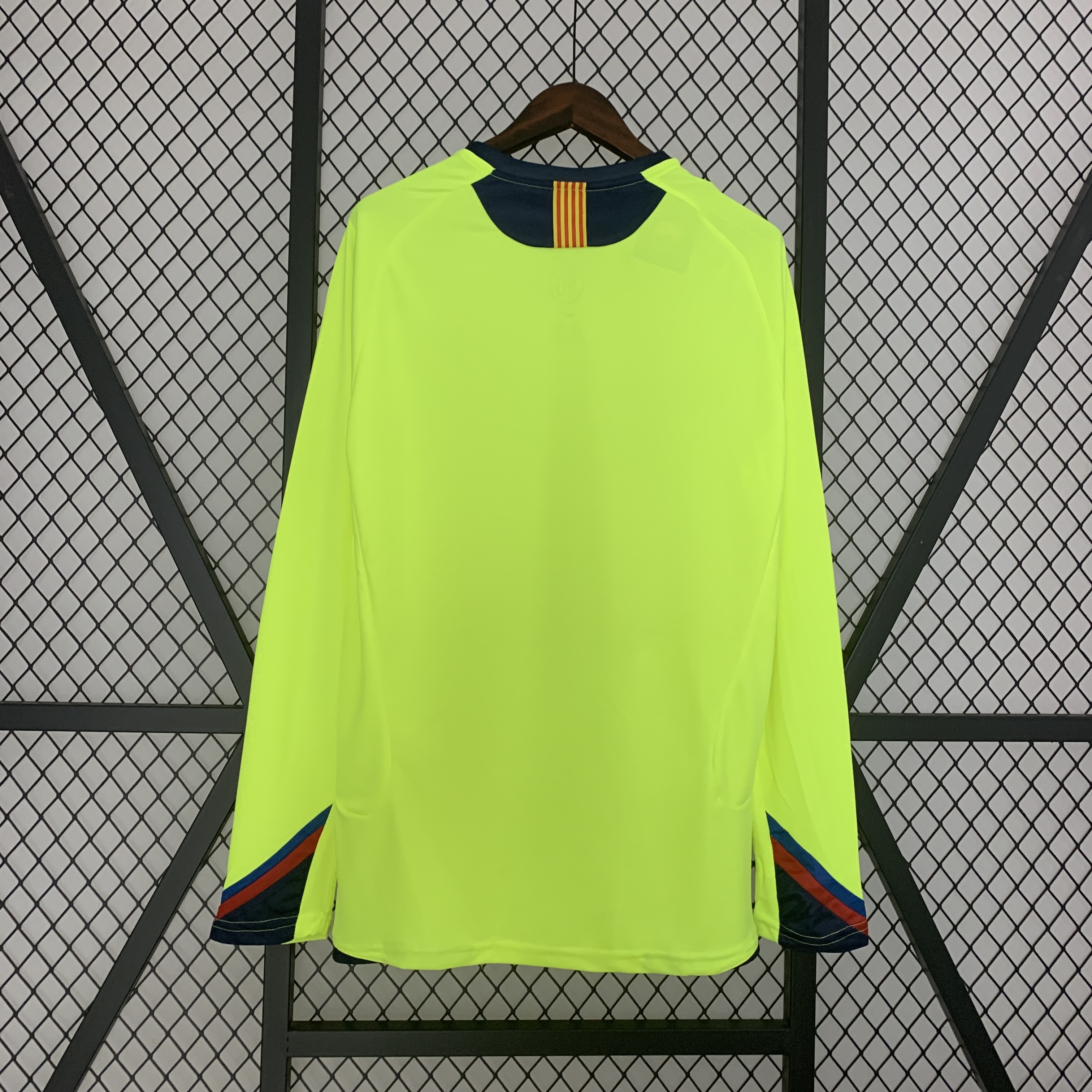 B.A.R.S.A Retro 05-06 Away Stadium Long Sleeve Jersey - UnitedFutballJersey